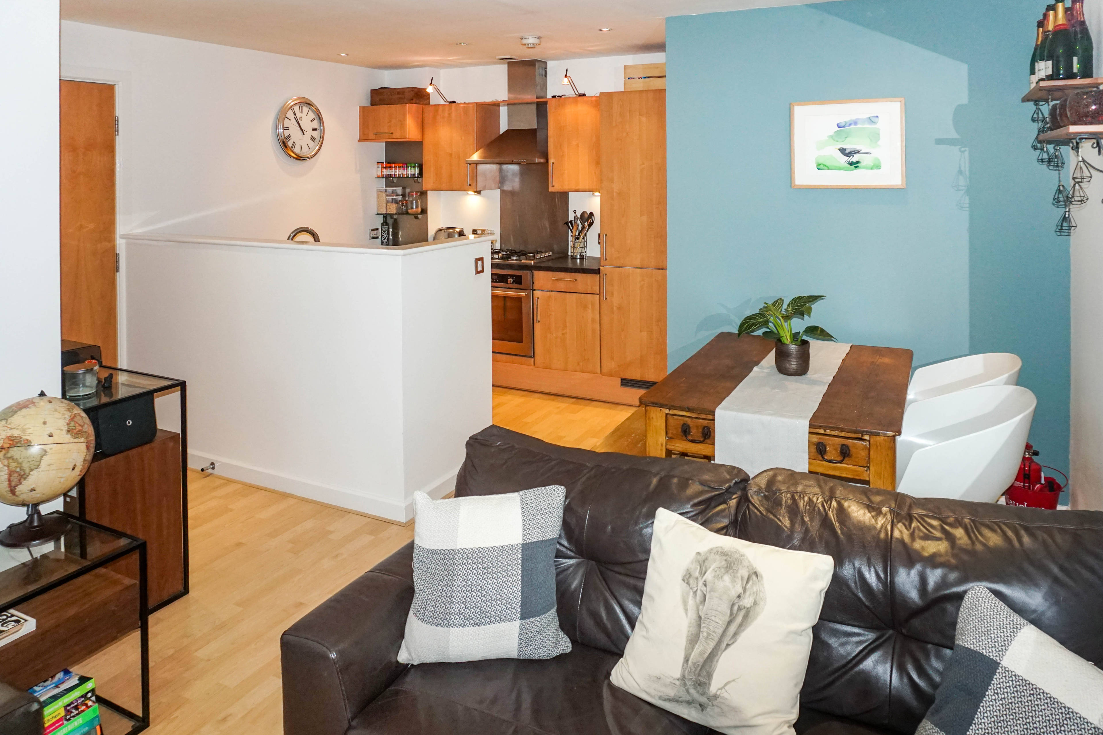 Lounge / Kitchen