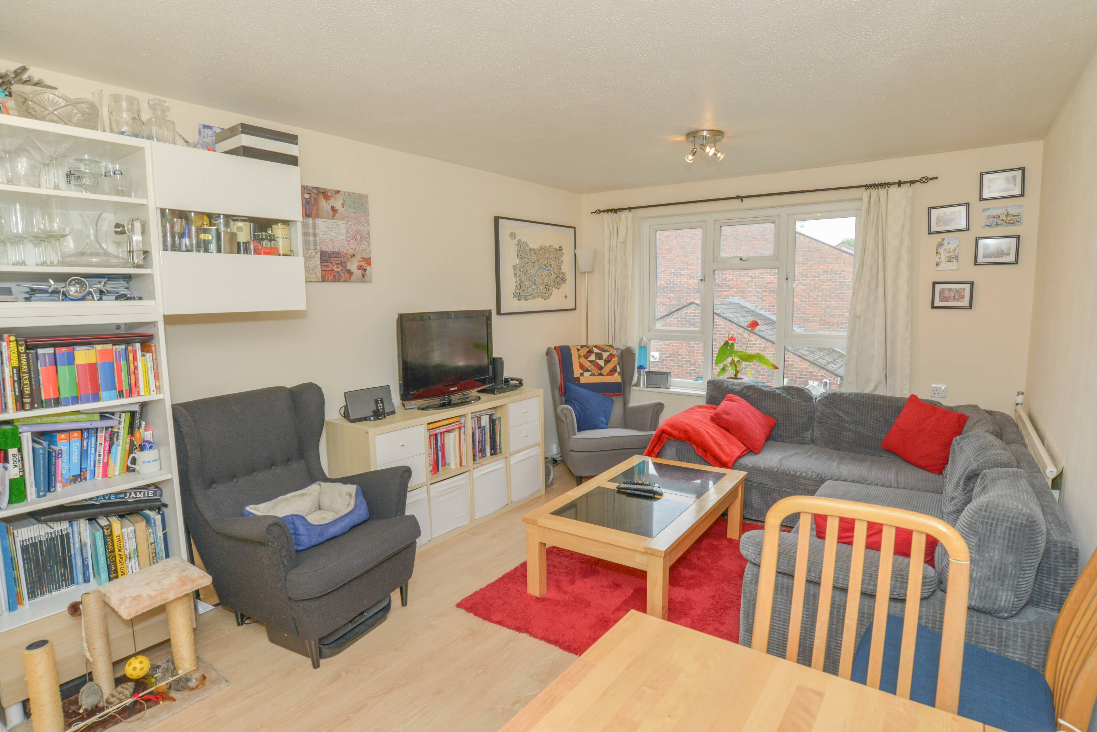 Lounge/Dining Room