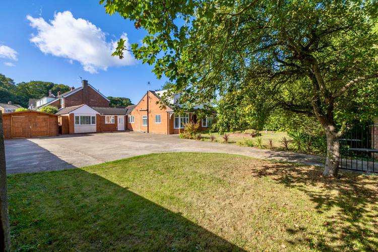 4 bedroom detached house