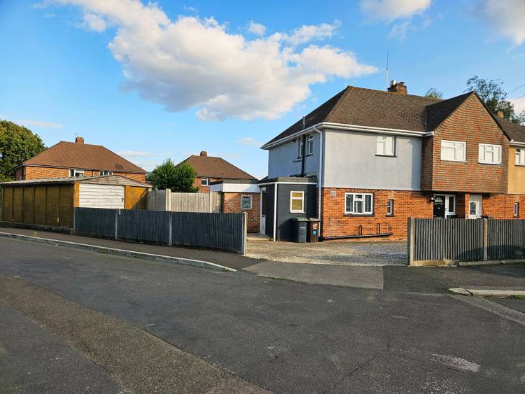 3 bedroom semi-detached house