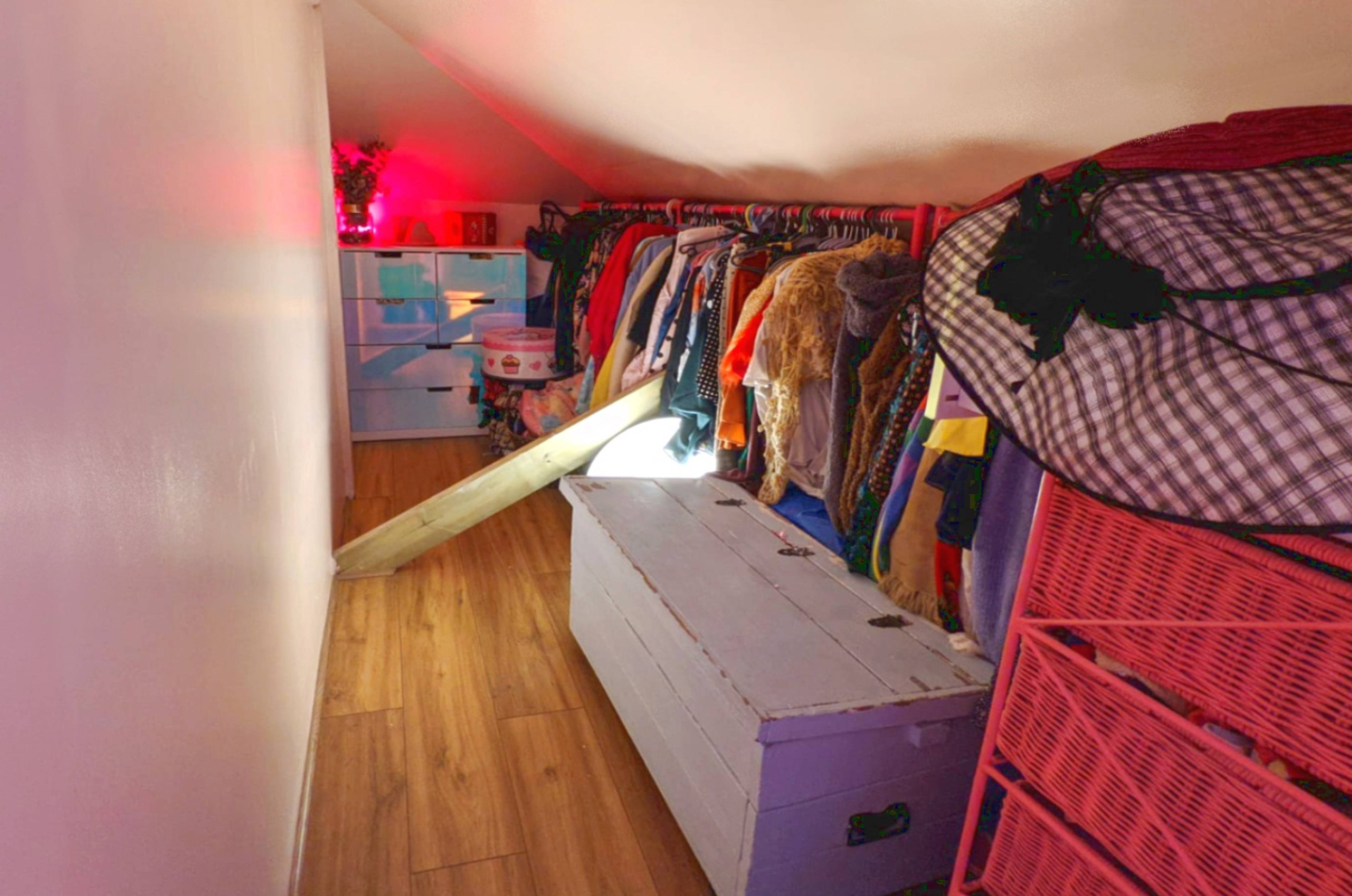 Walk-in Wardrobe