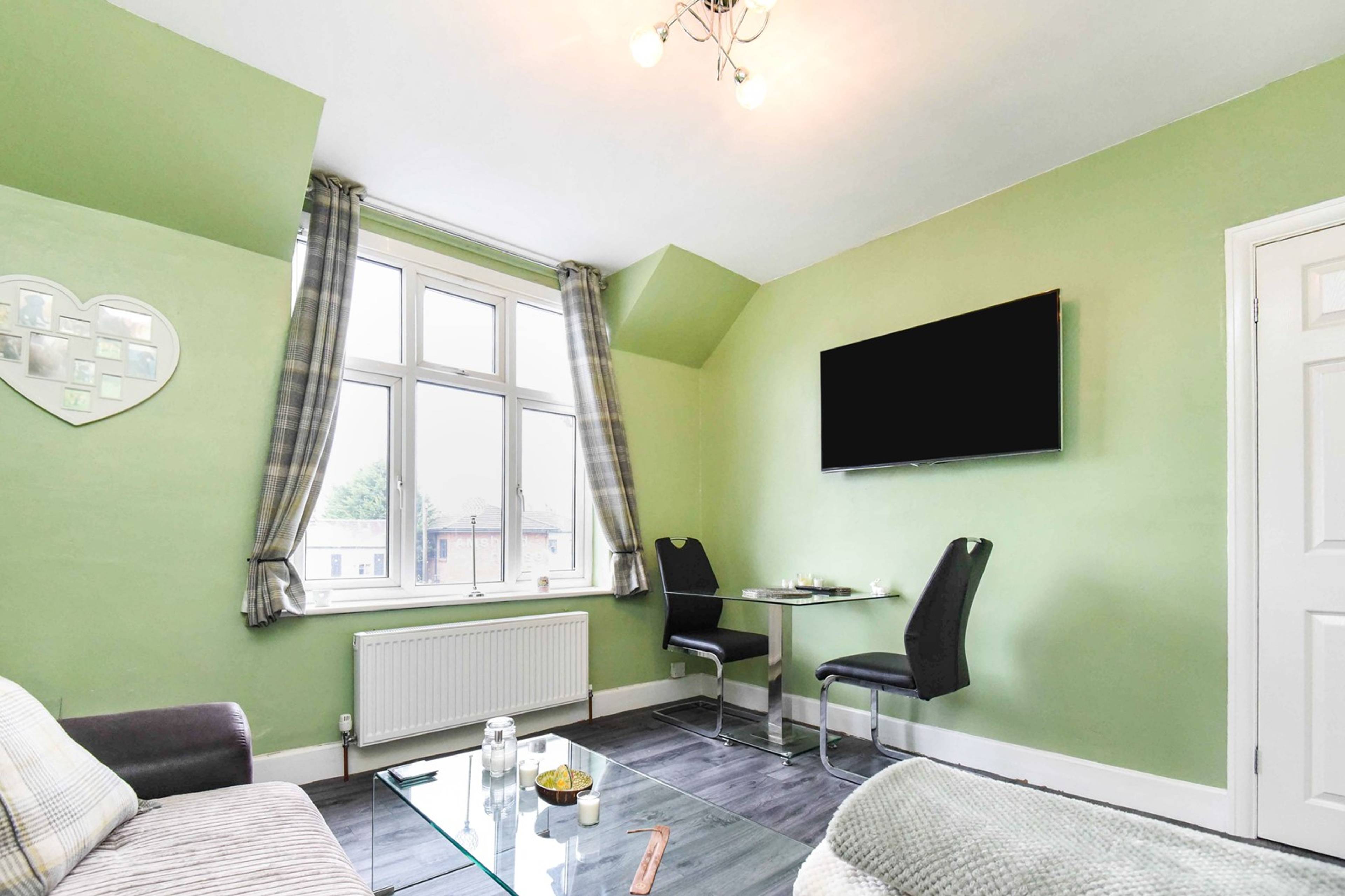 Lounge/Dining Room
