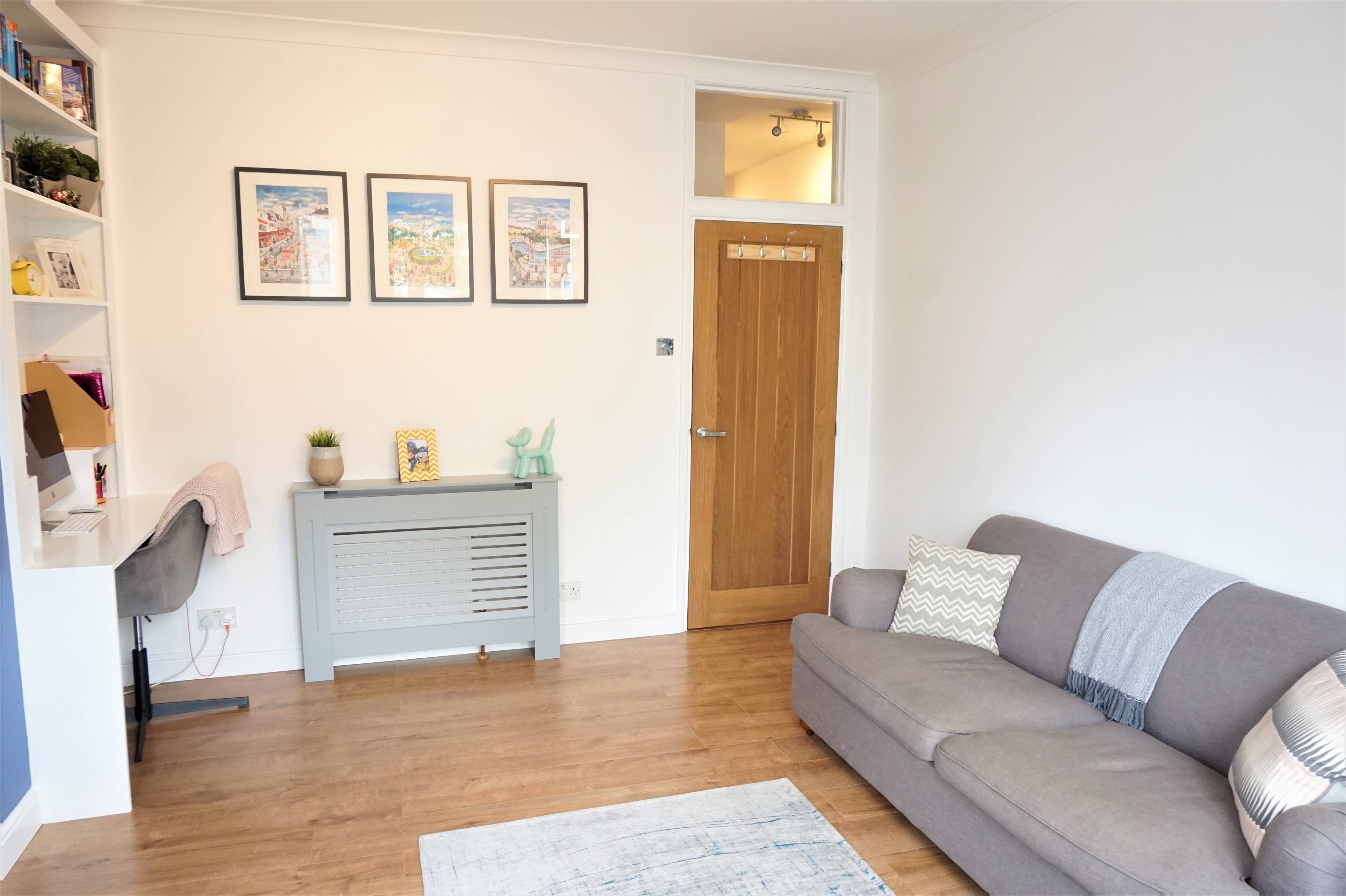 Reception/bedroom
