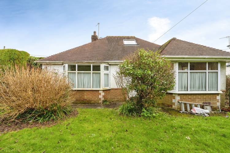 3 bedroom detached bungalow