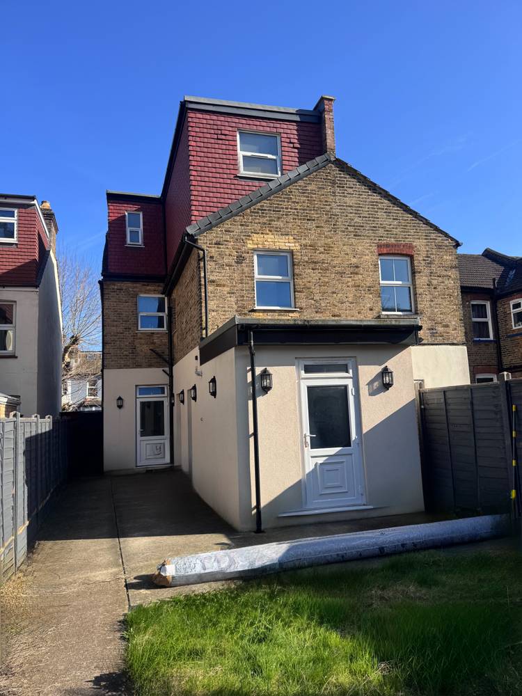 4 bedroom semi-detached house