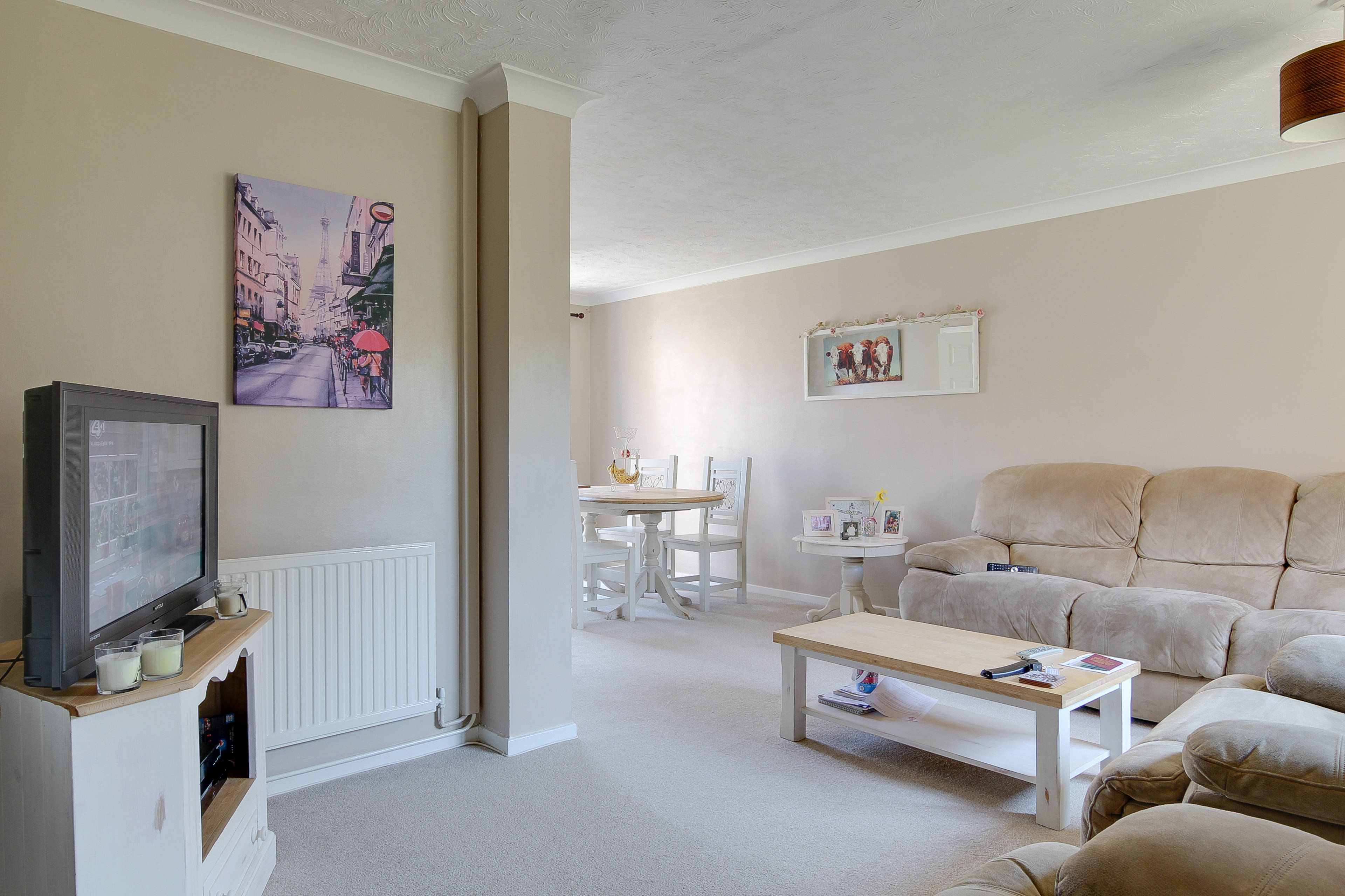 Lounge/Dining Room