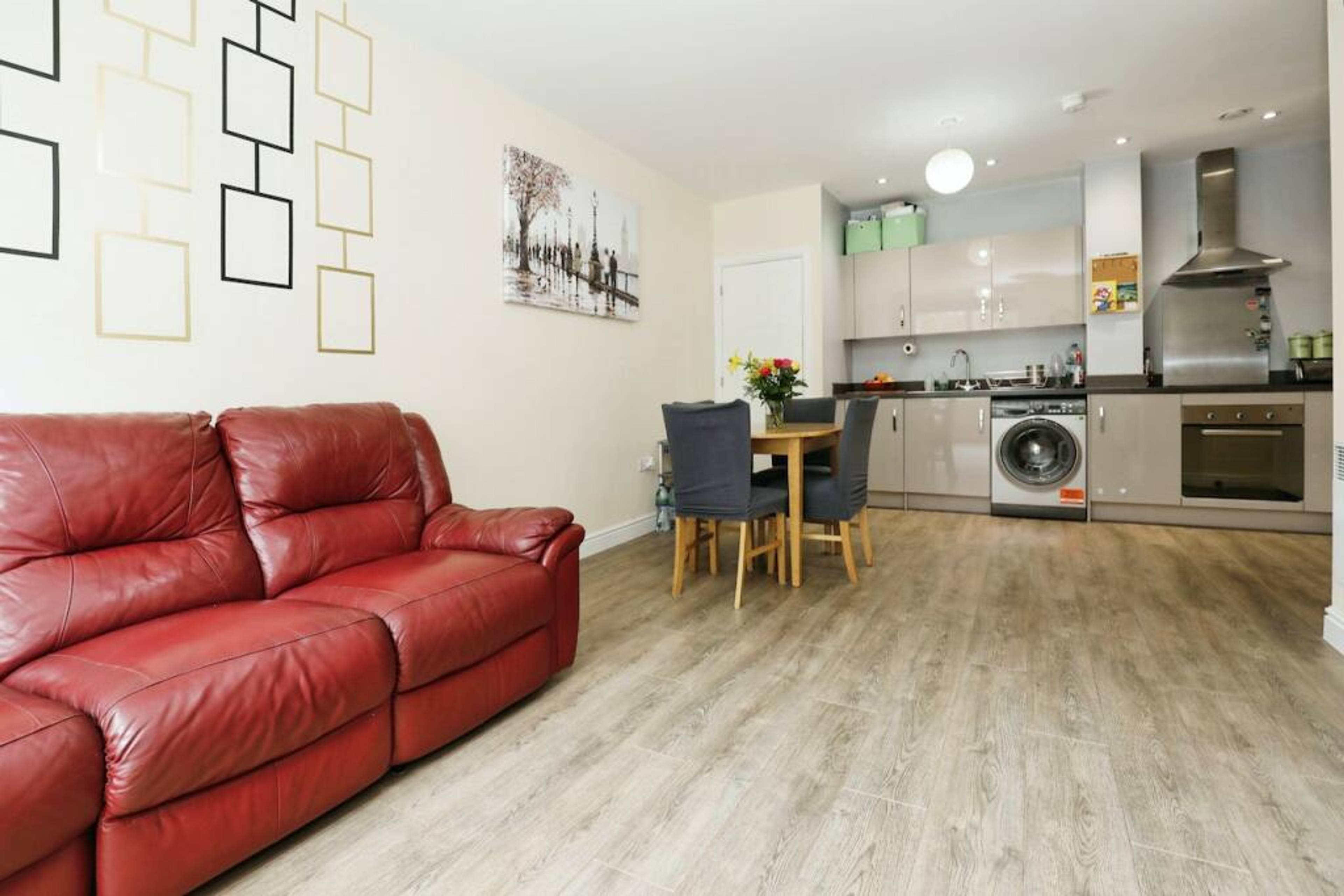 Lounge / Kitchen