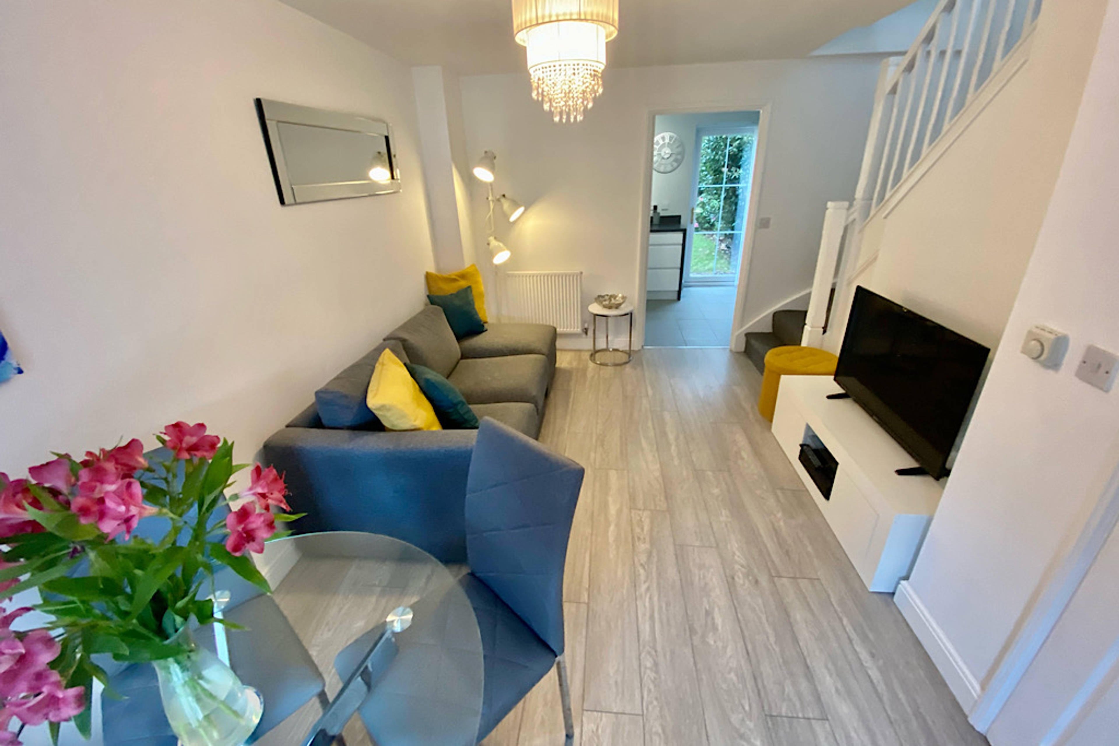 Lounge/Dining Room