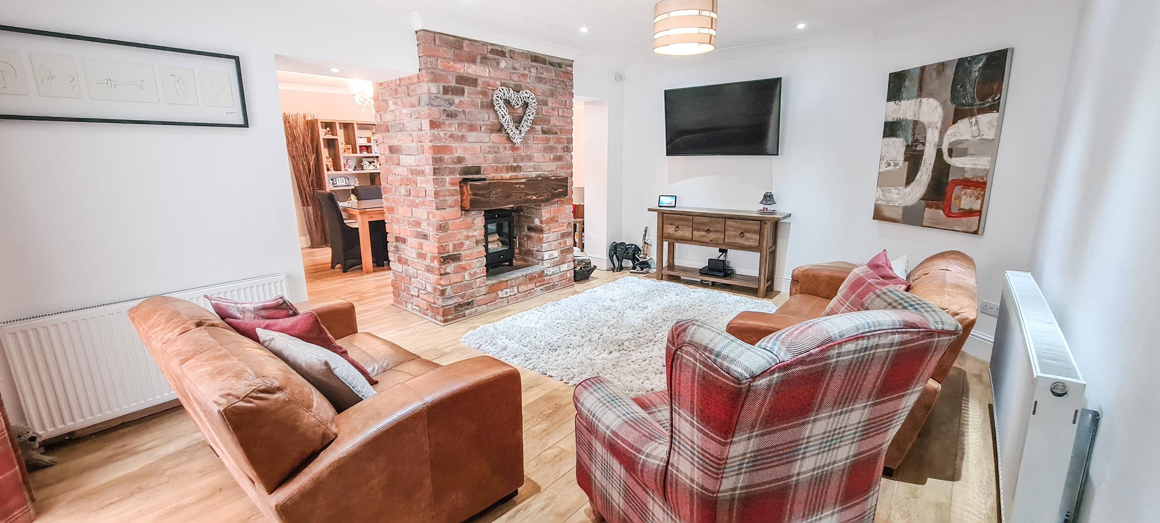 Lounge/Dining Room