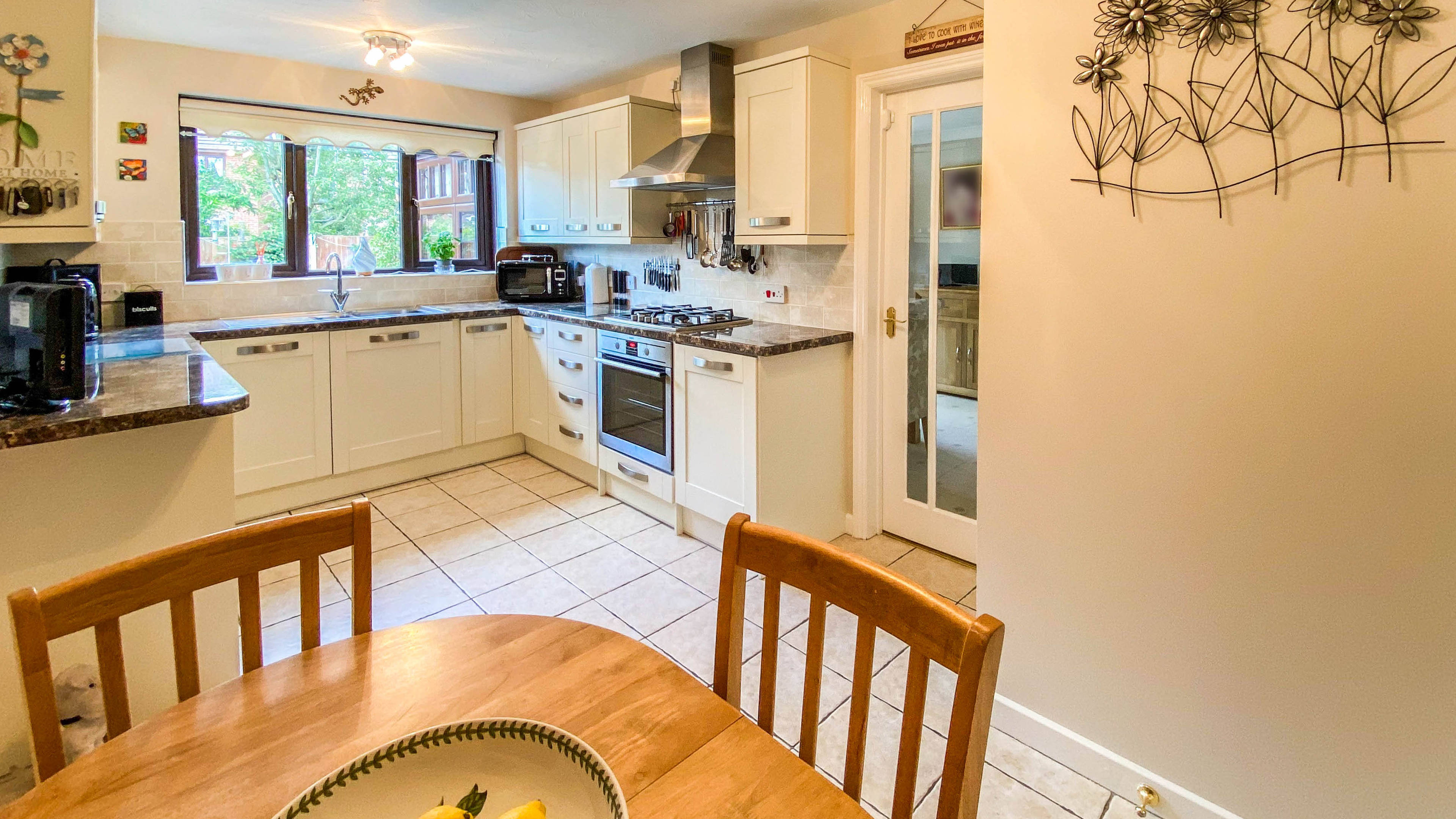 Kitchen/Breakfast