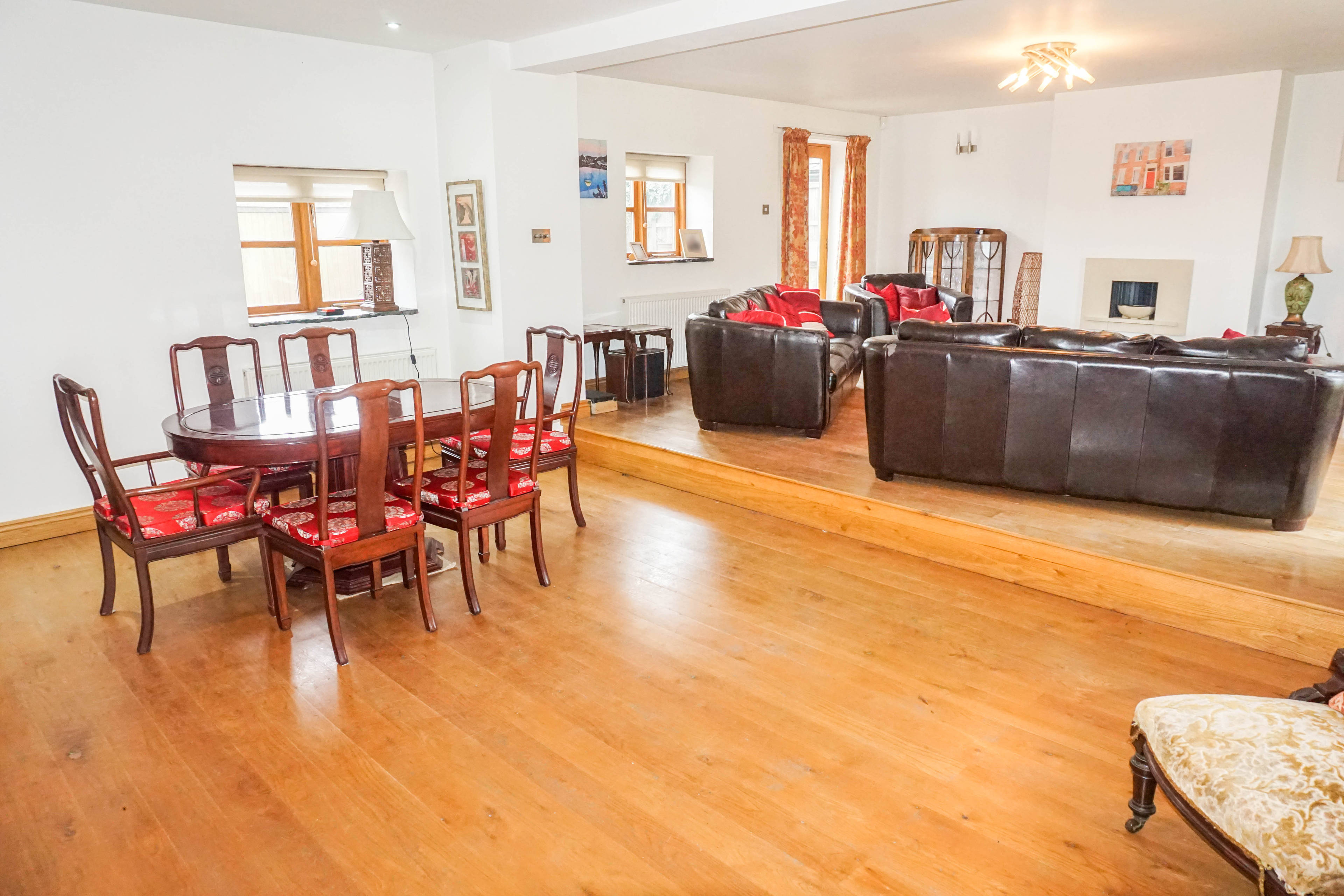 Lounge/Dining Room
