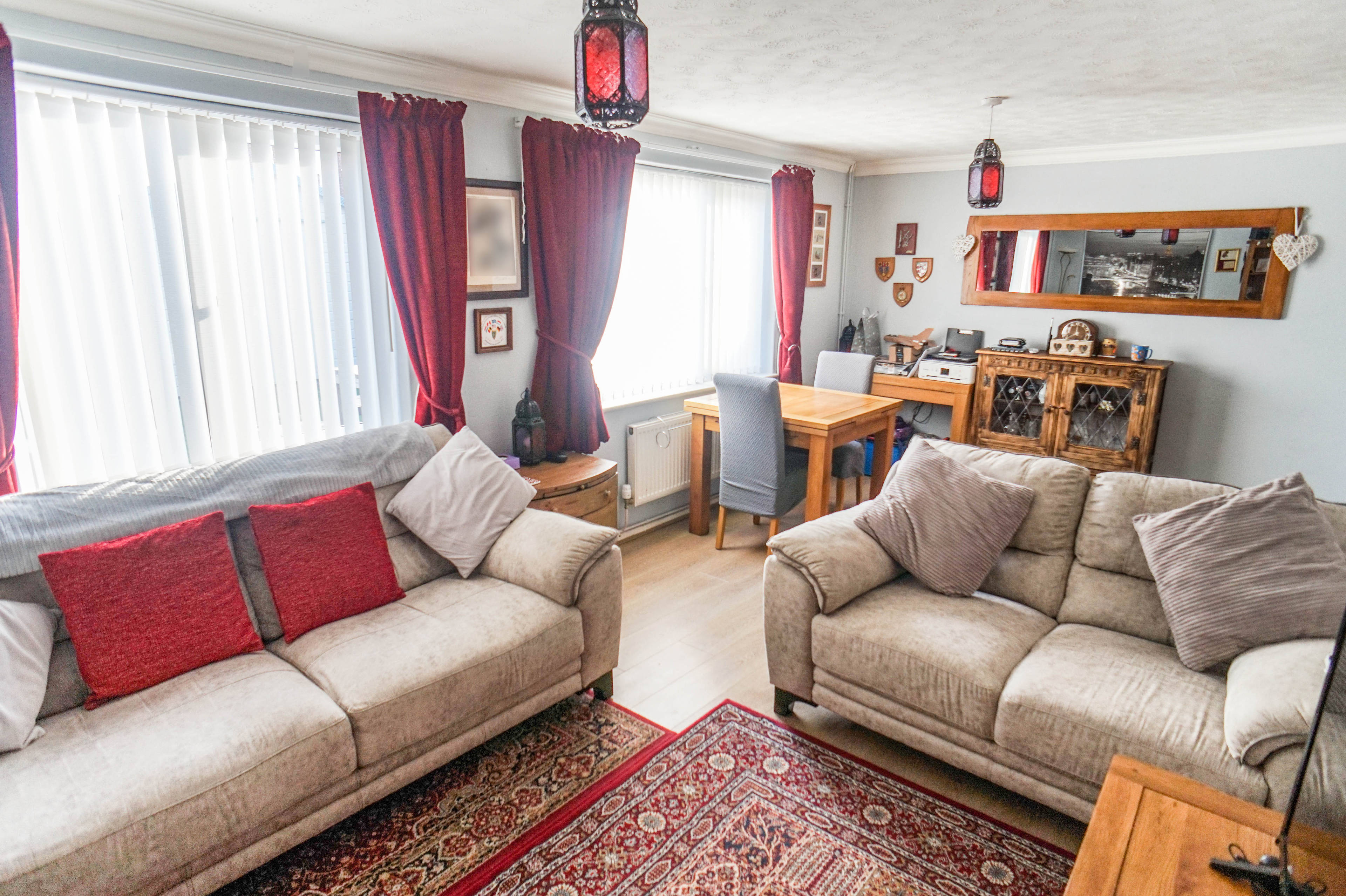 Lounge/Dining Room