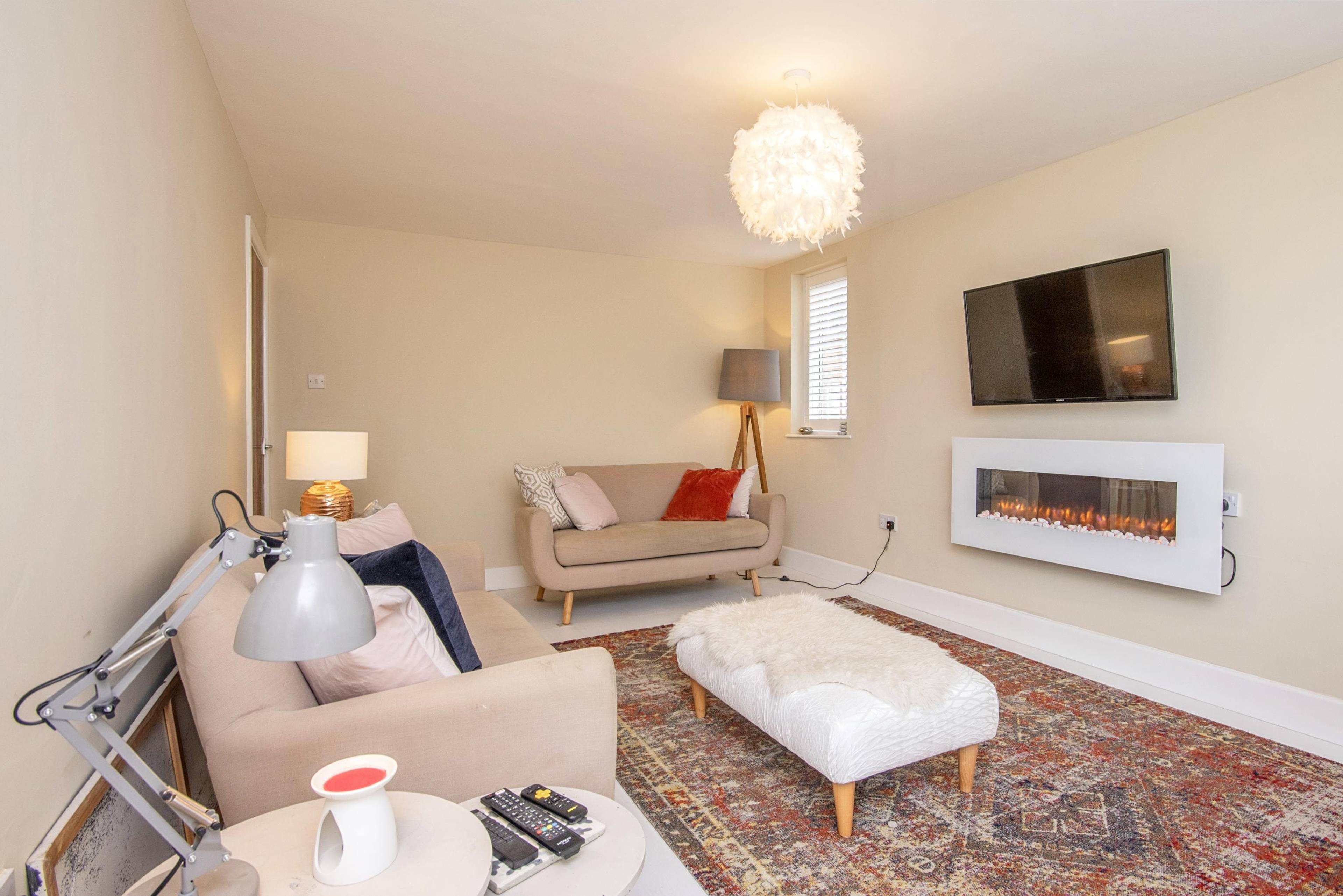 Lounge/Dining Room
