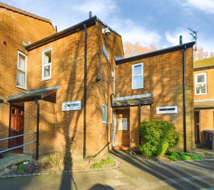 2 bedroom terraced house