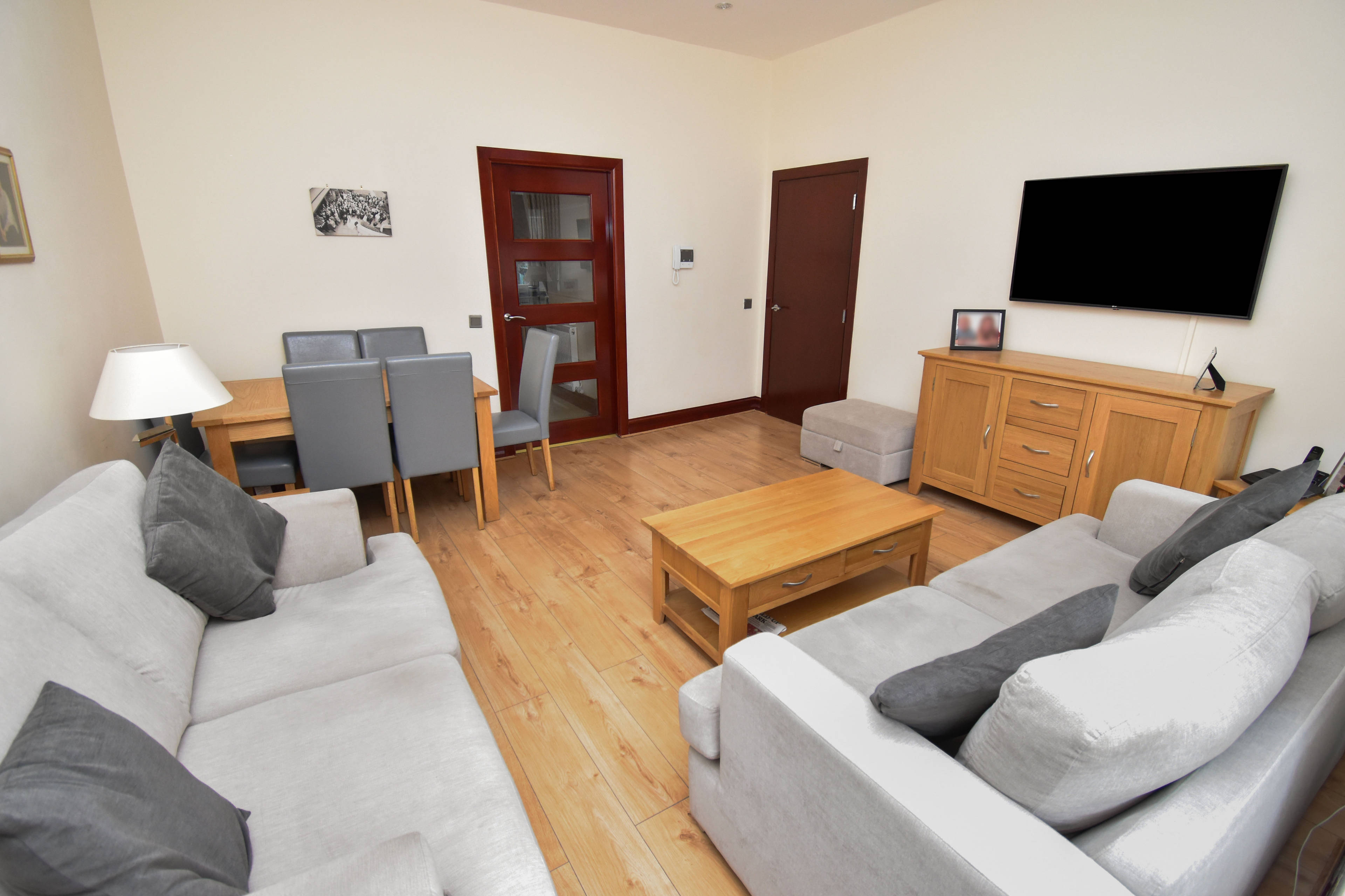 Lounge/Dining Room