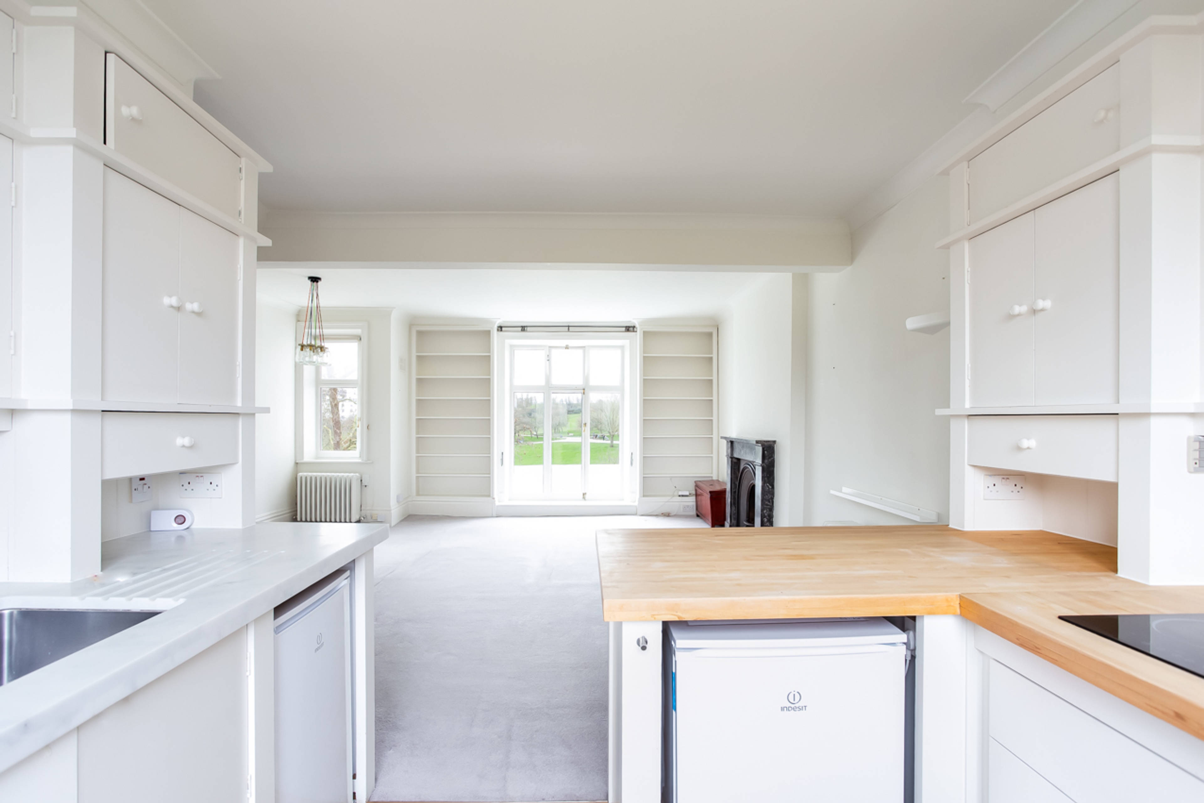 Lounge / Kitchen