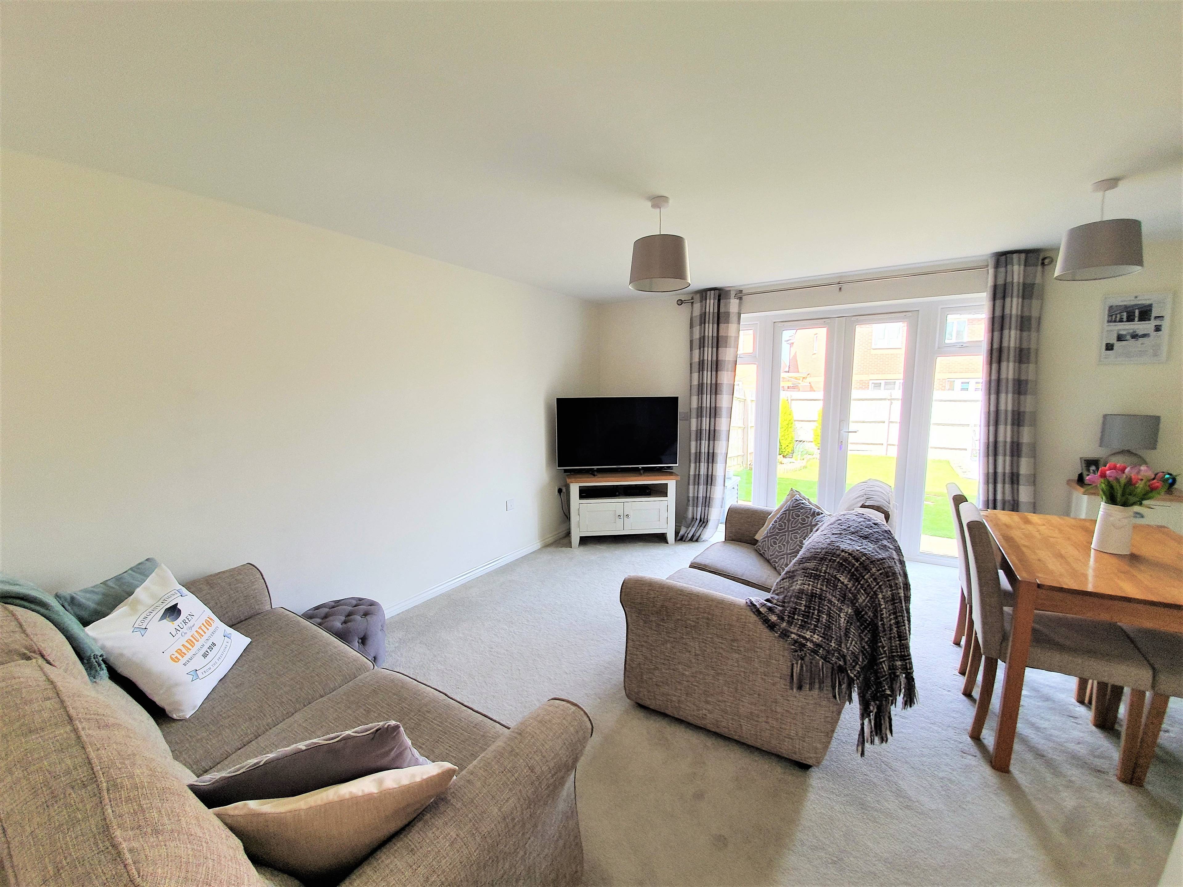 Lounge/Dining Room