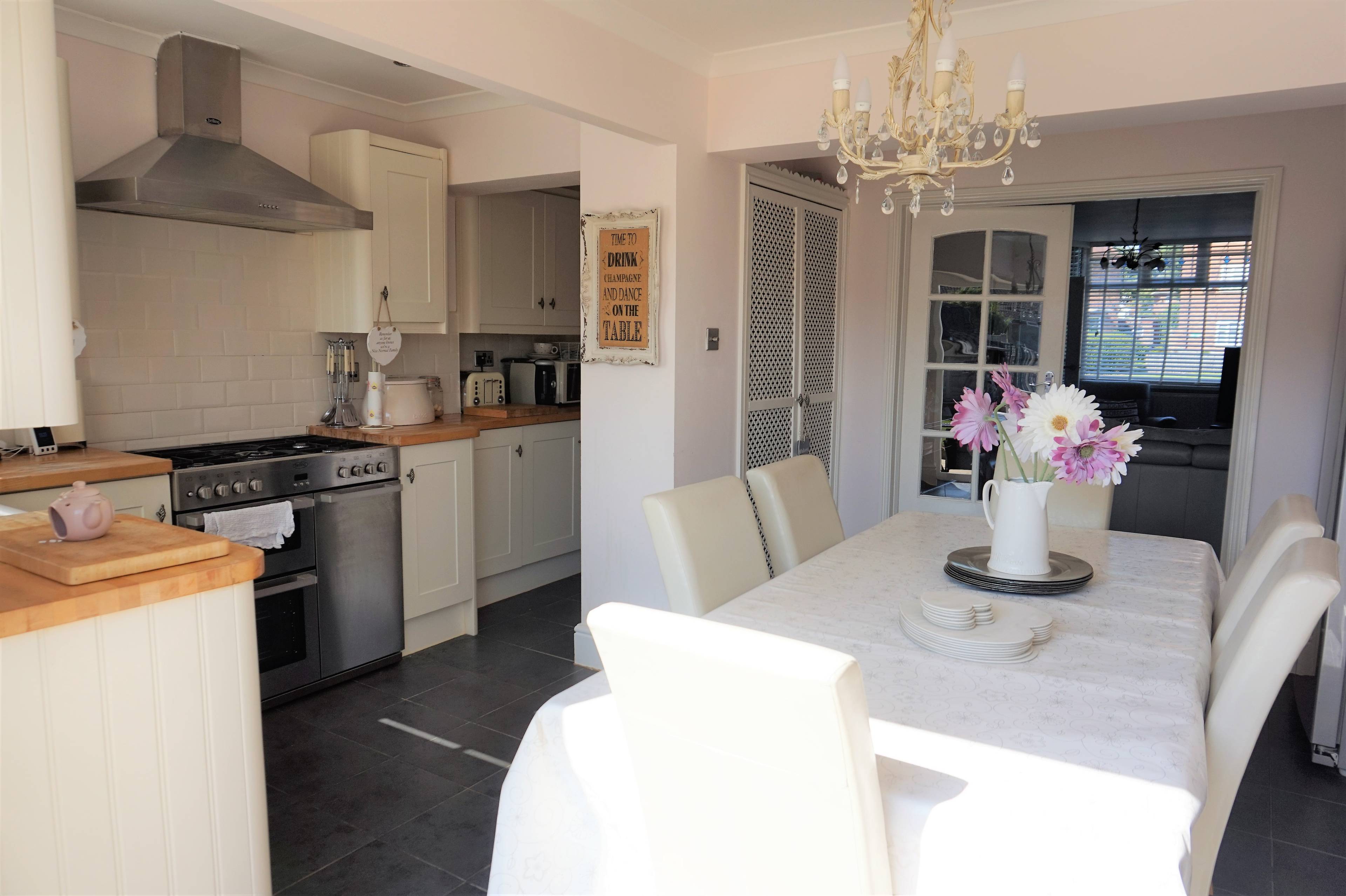 Kitchen/Dining Room