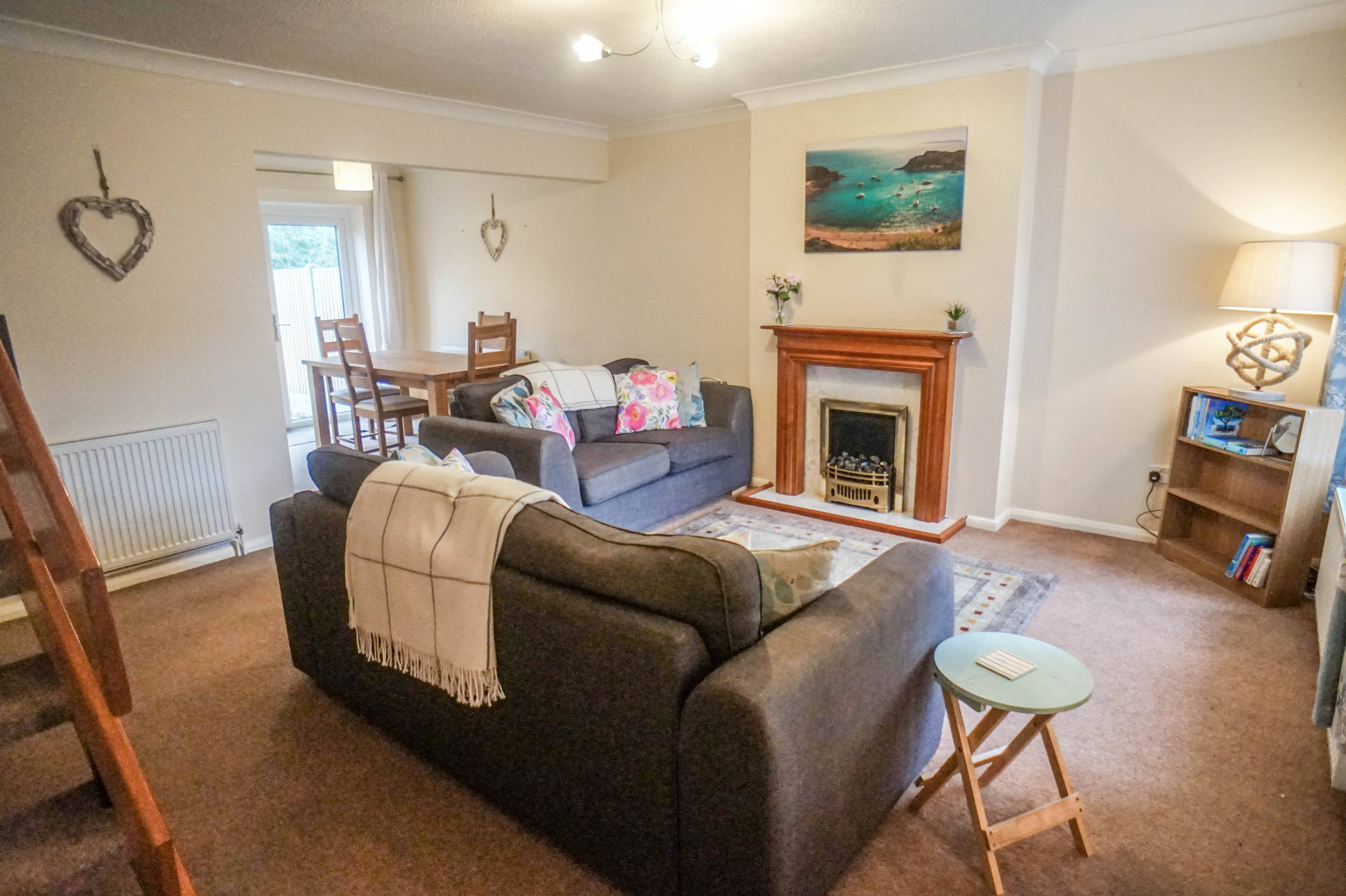 Lounge/Dining Room