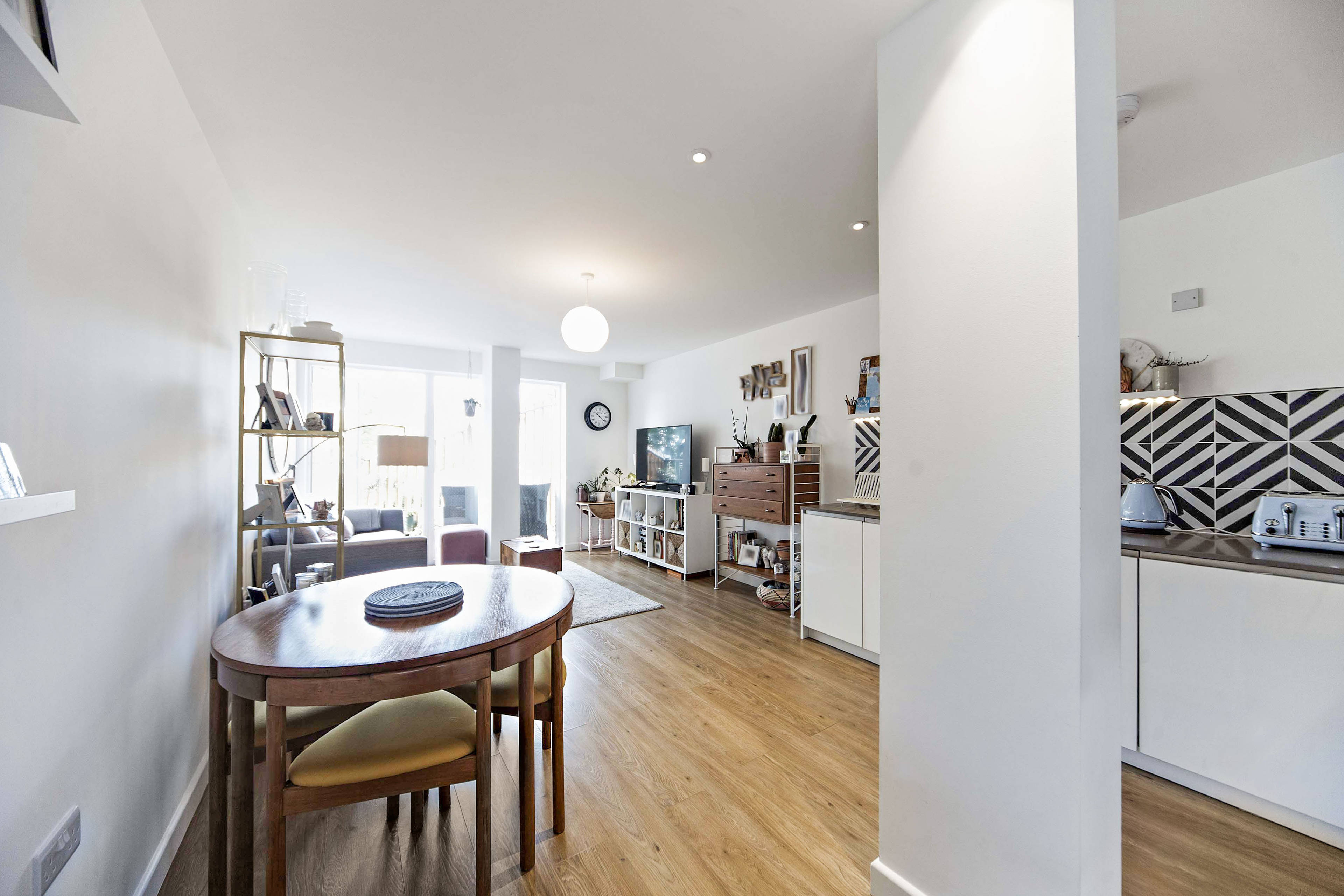 Lounge / Kitchen