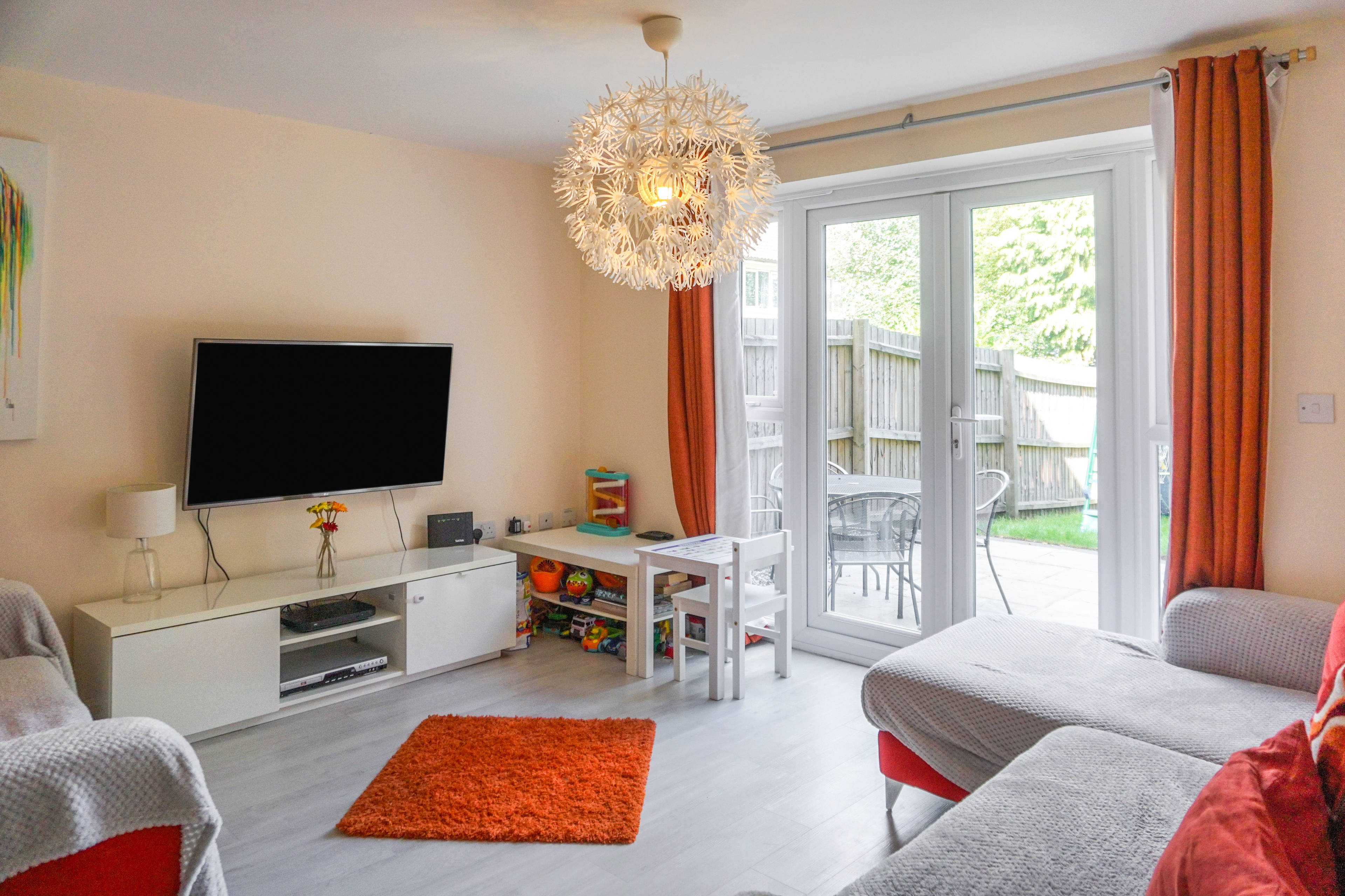 Lounge/Dining Room