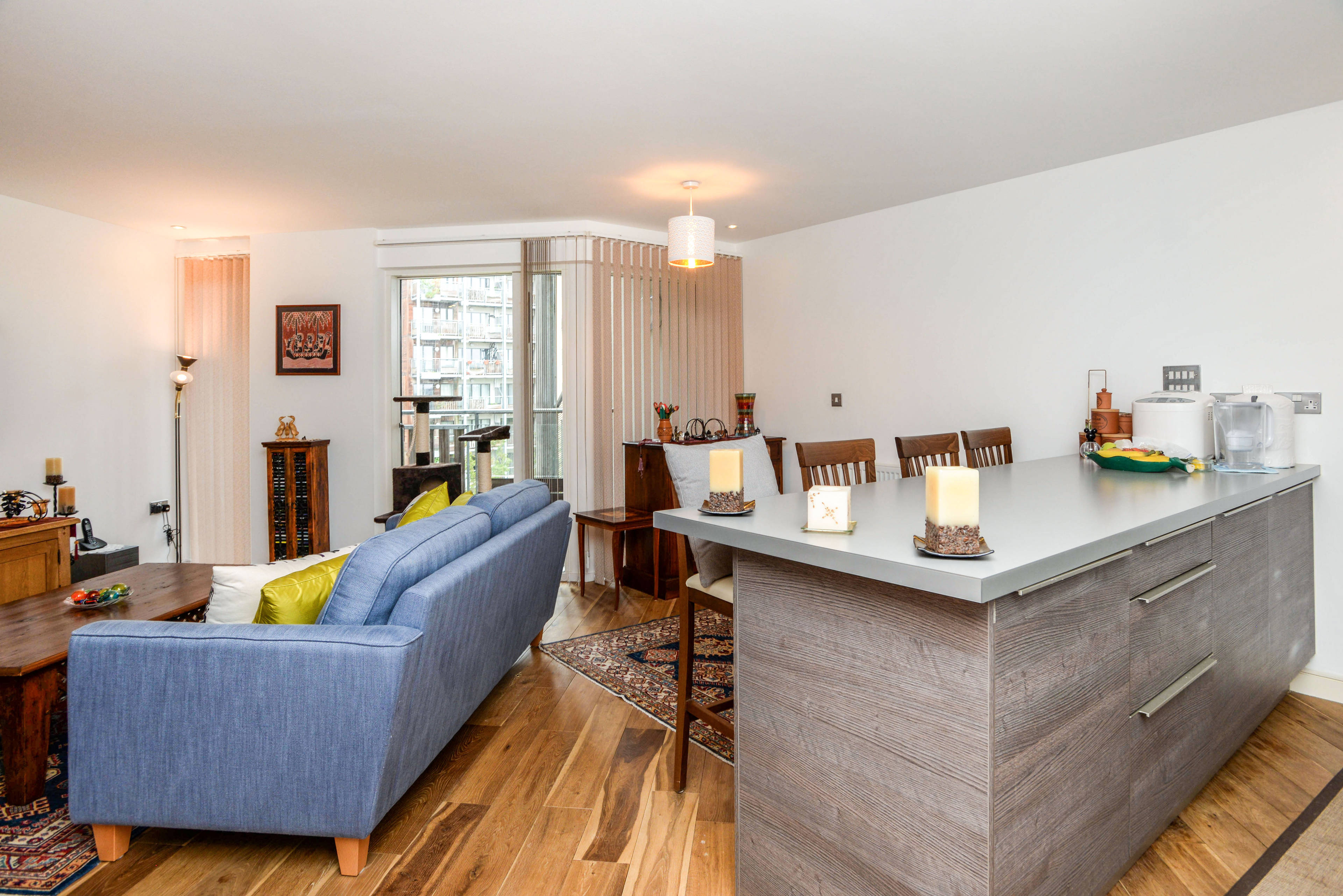 Lounge/Dining Room