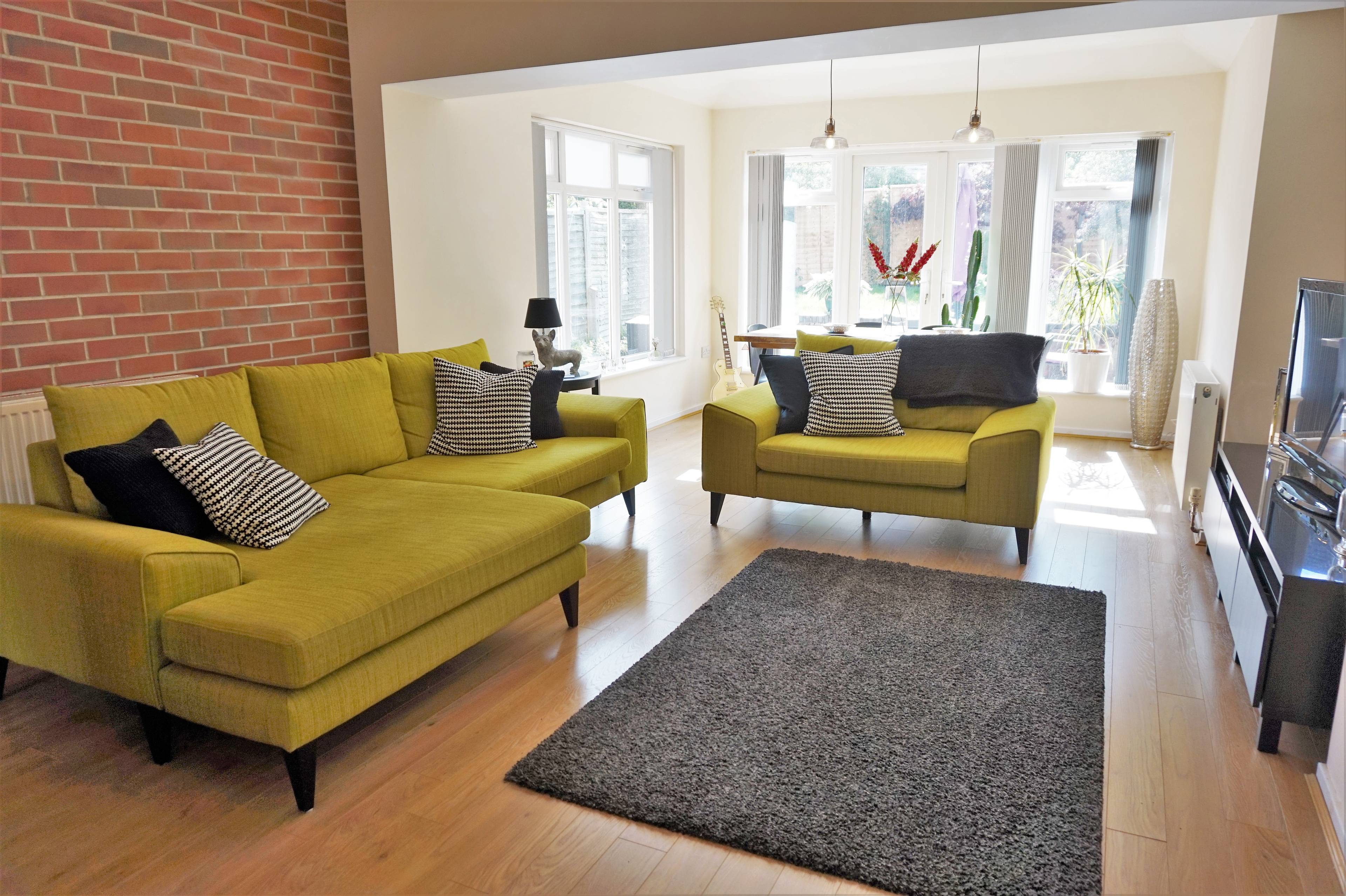 Lounge/Dining Room