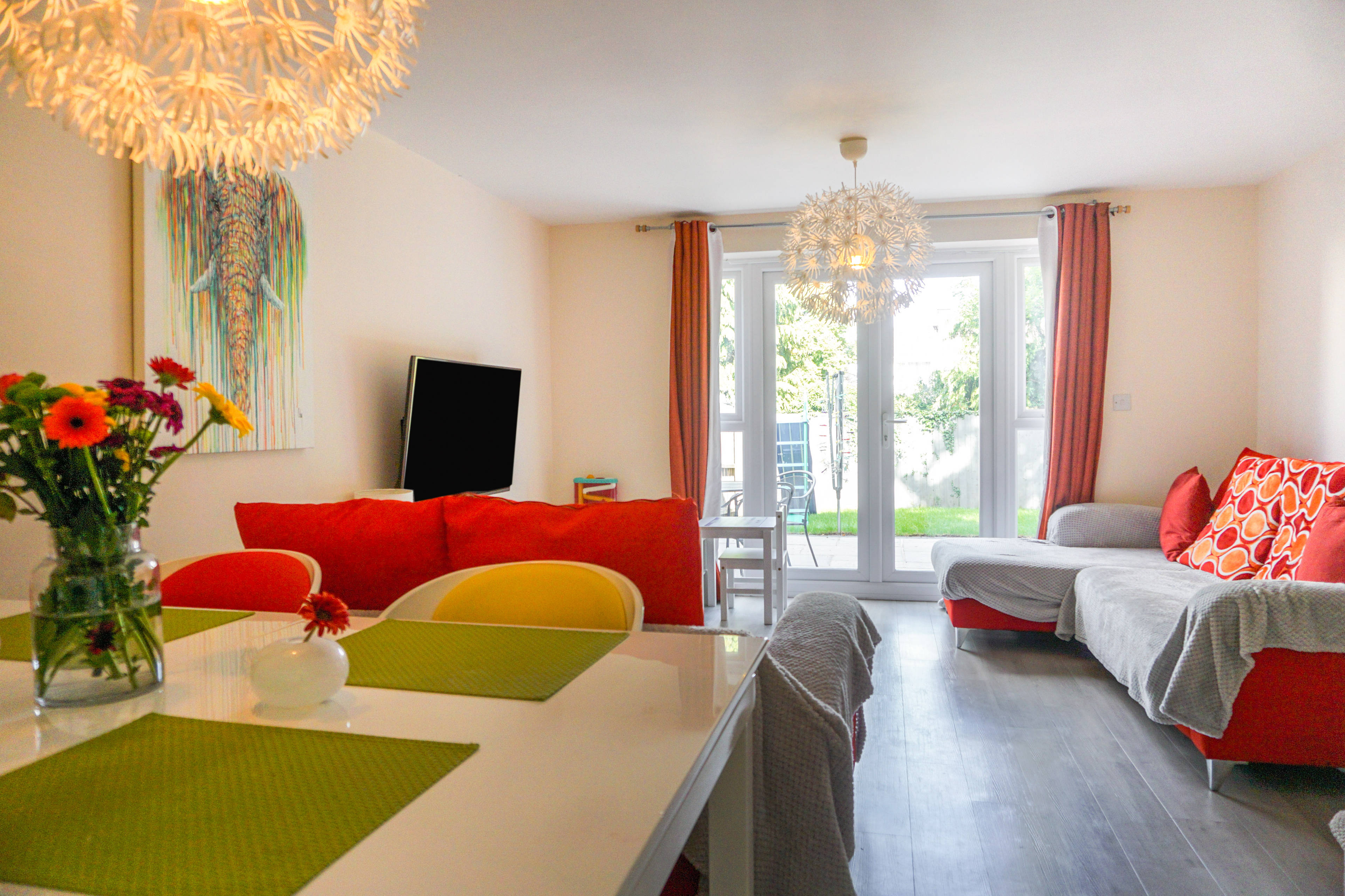 Lounge/Dining Room