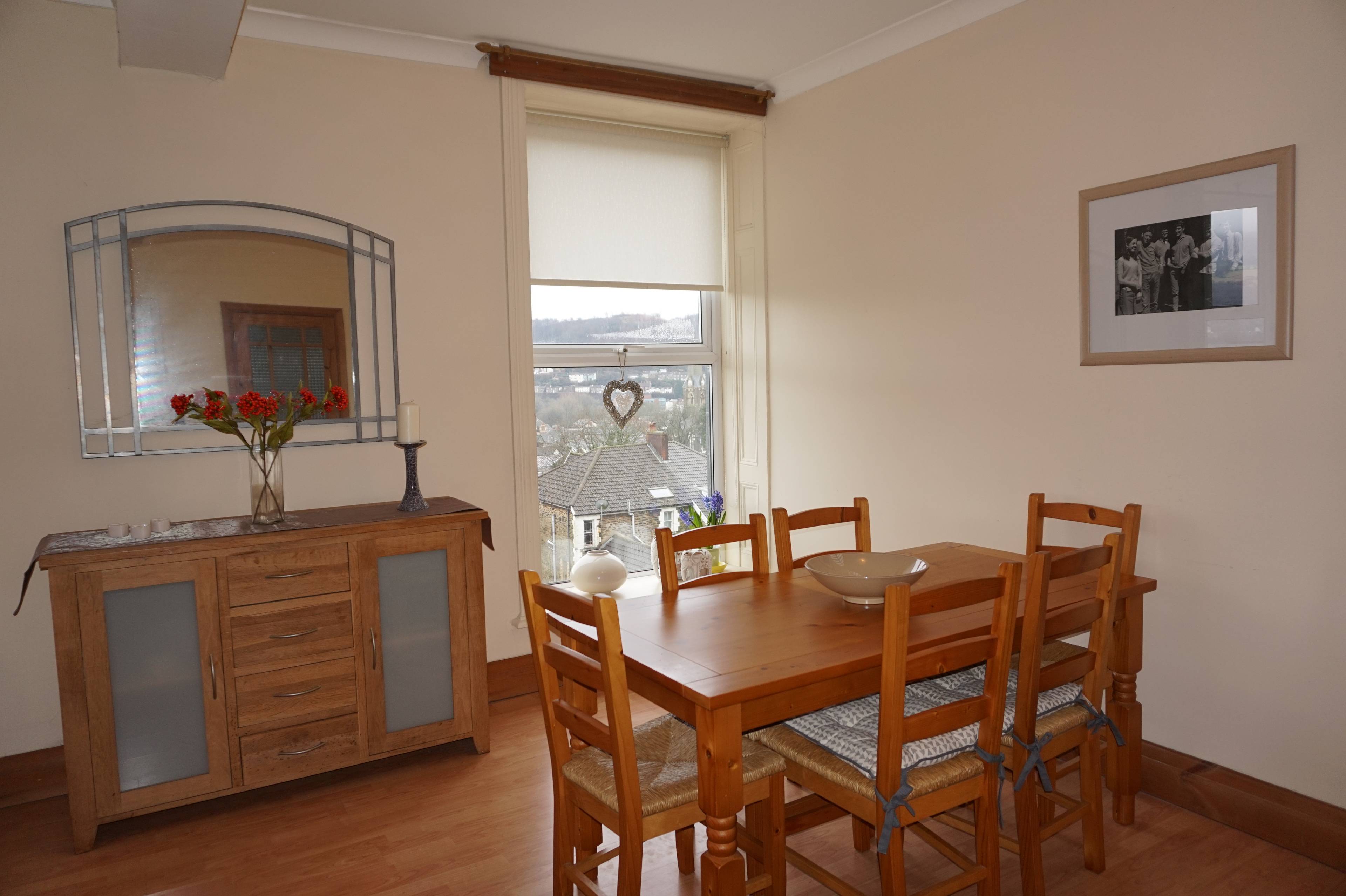 Lounge/Dining Room