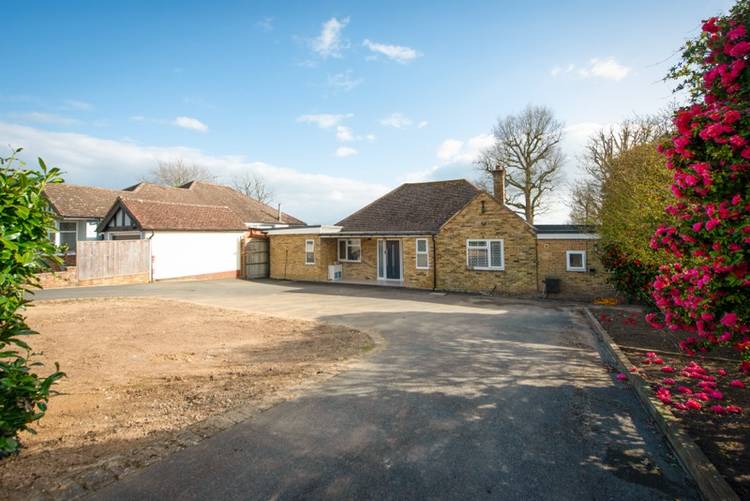 4 bedroom detached bungalow