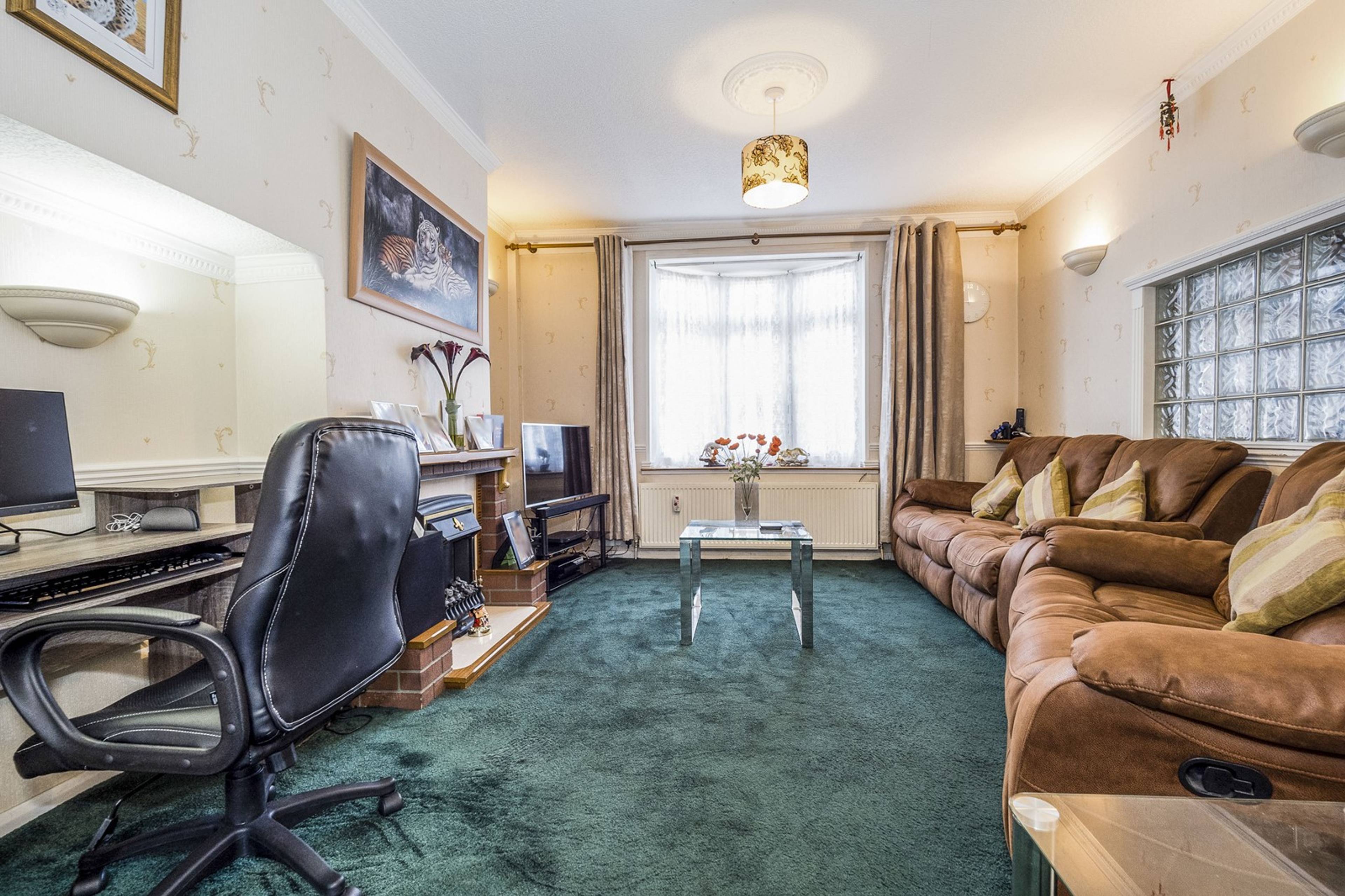Lounge/Dining Room