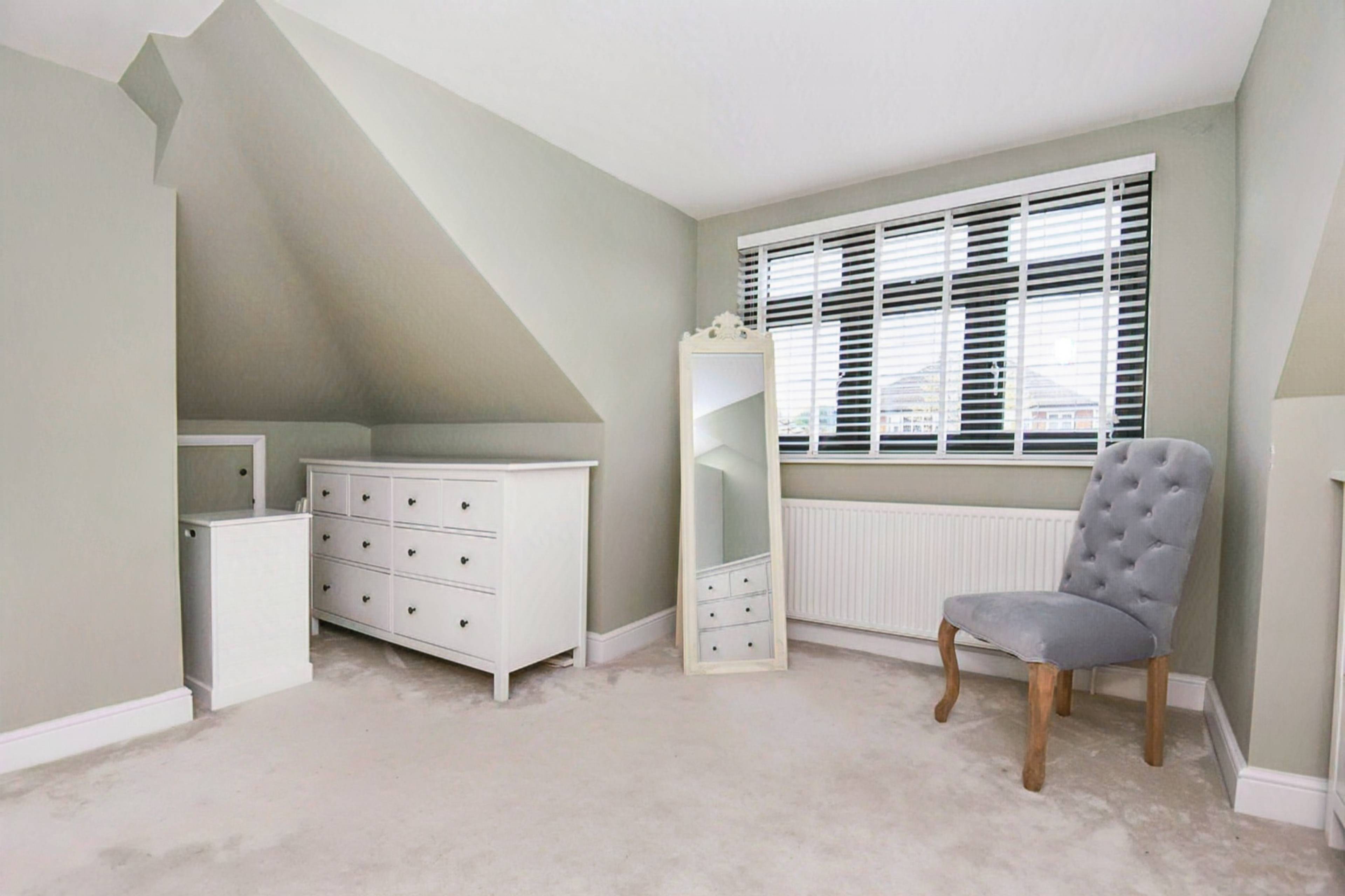 Dressing Room/ Bed 2