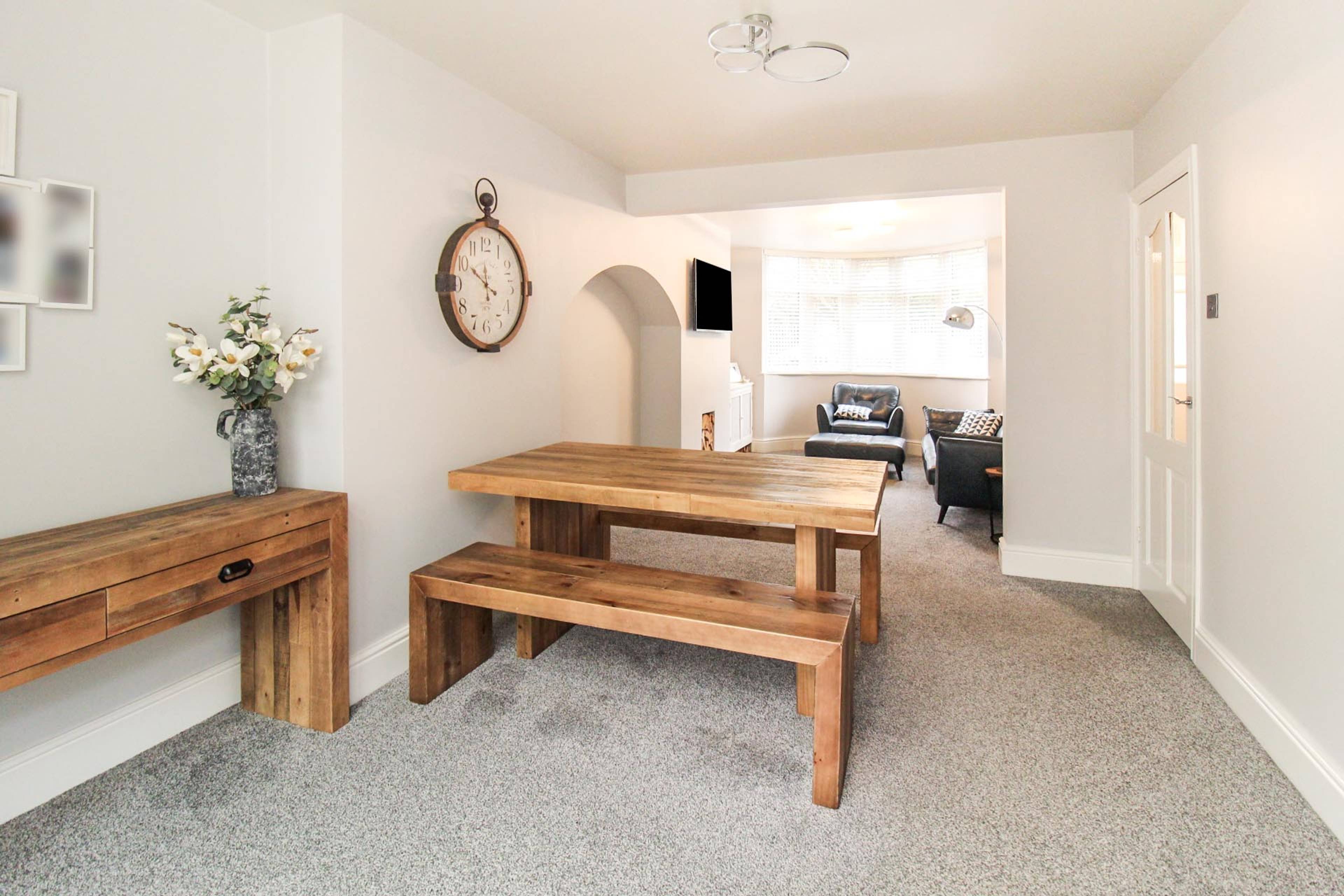 Lounge/Dining Room