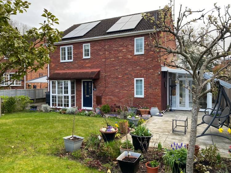 4 bedroom detached house