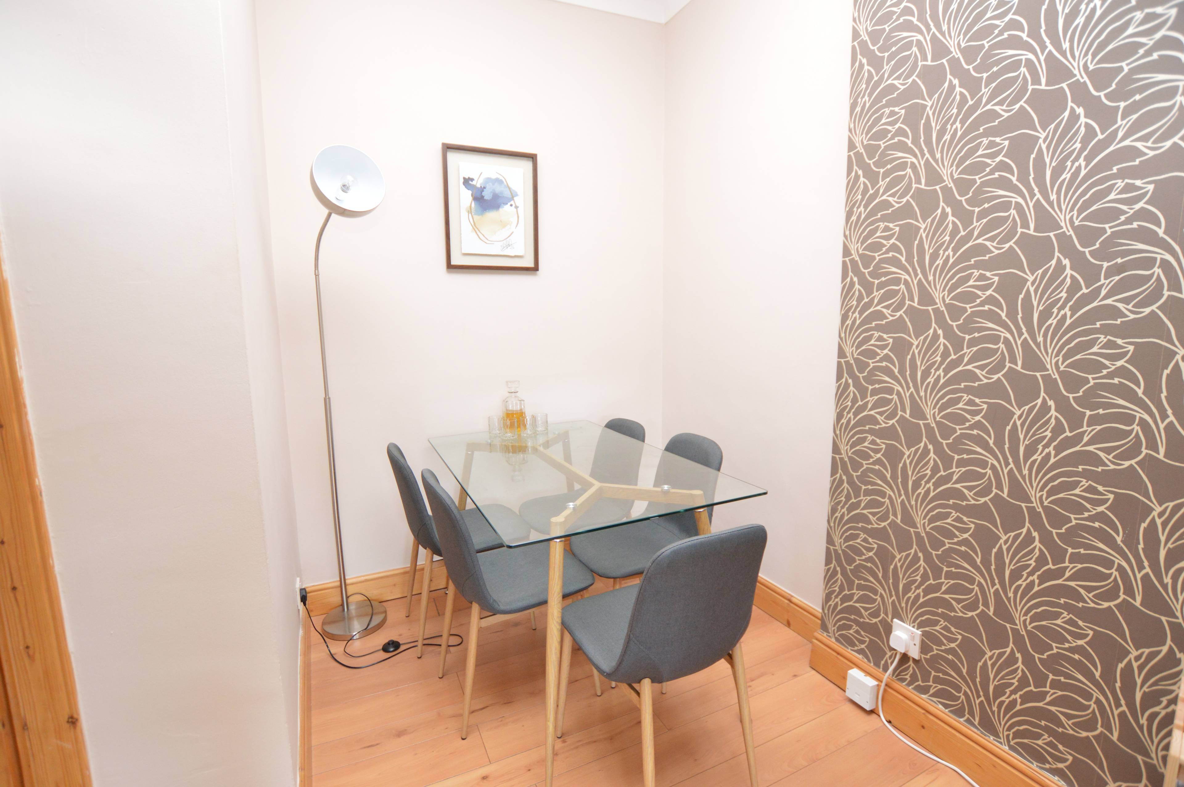 Lounge/Dining Room