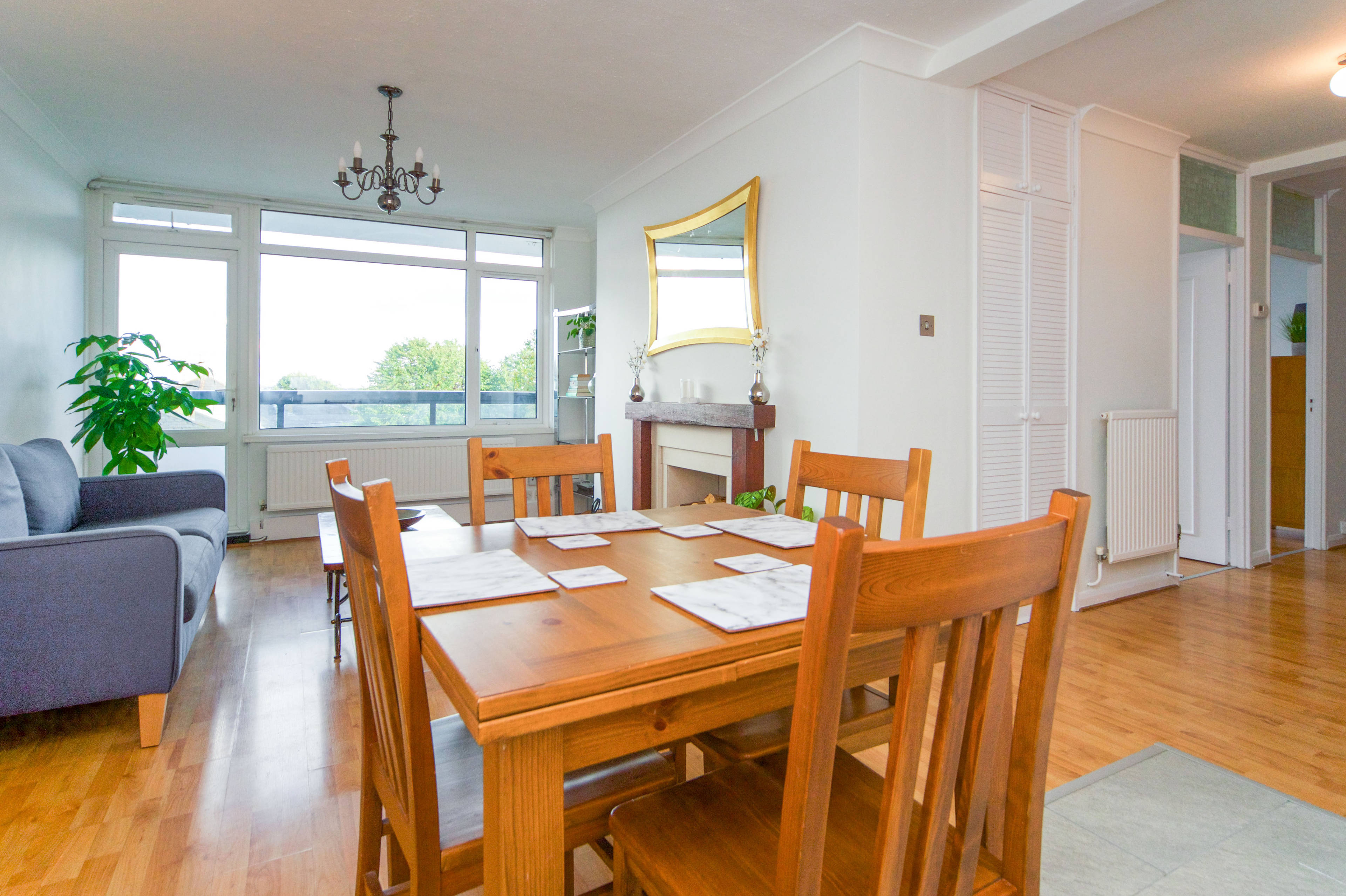 Lounge / Kitchen
