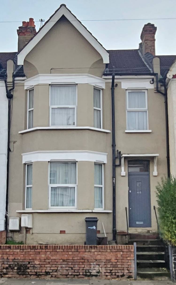 4 bedroom terraced house