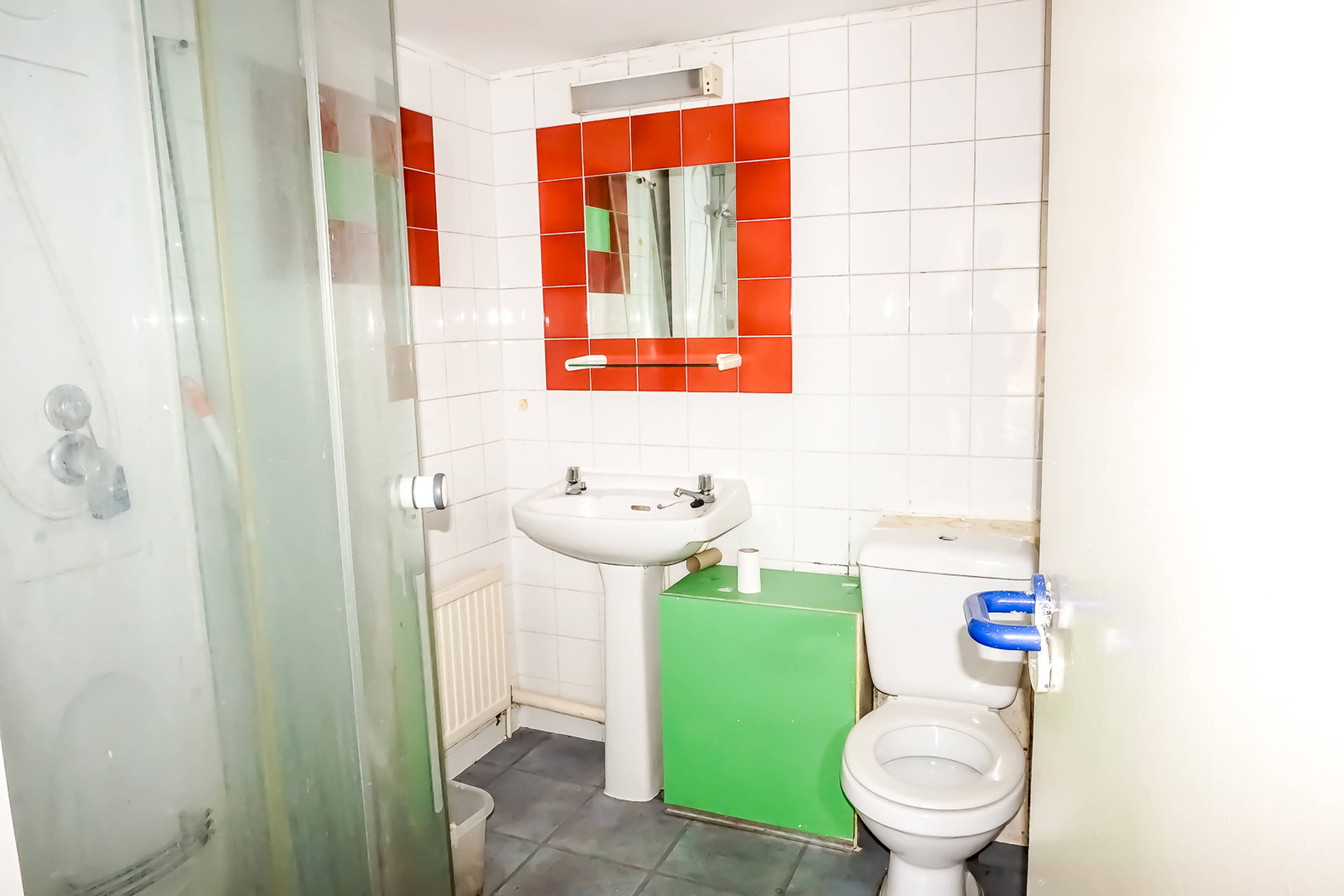 Annexe Shower Room