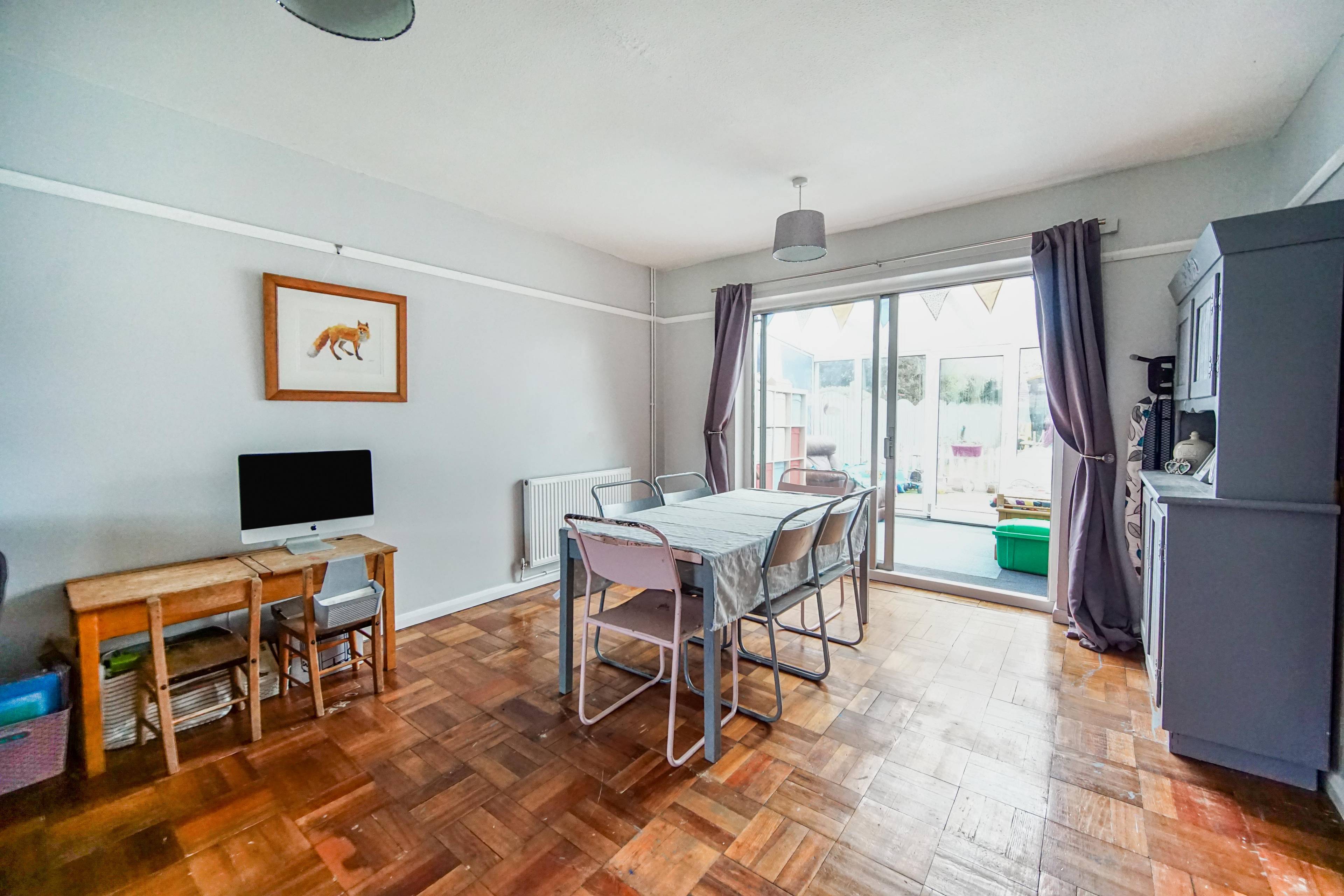 Lounge/Dining Room
