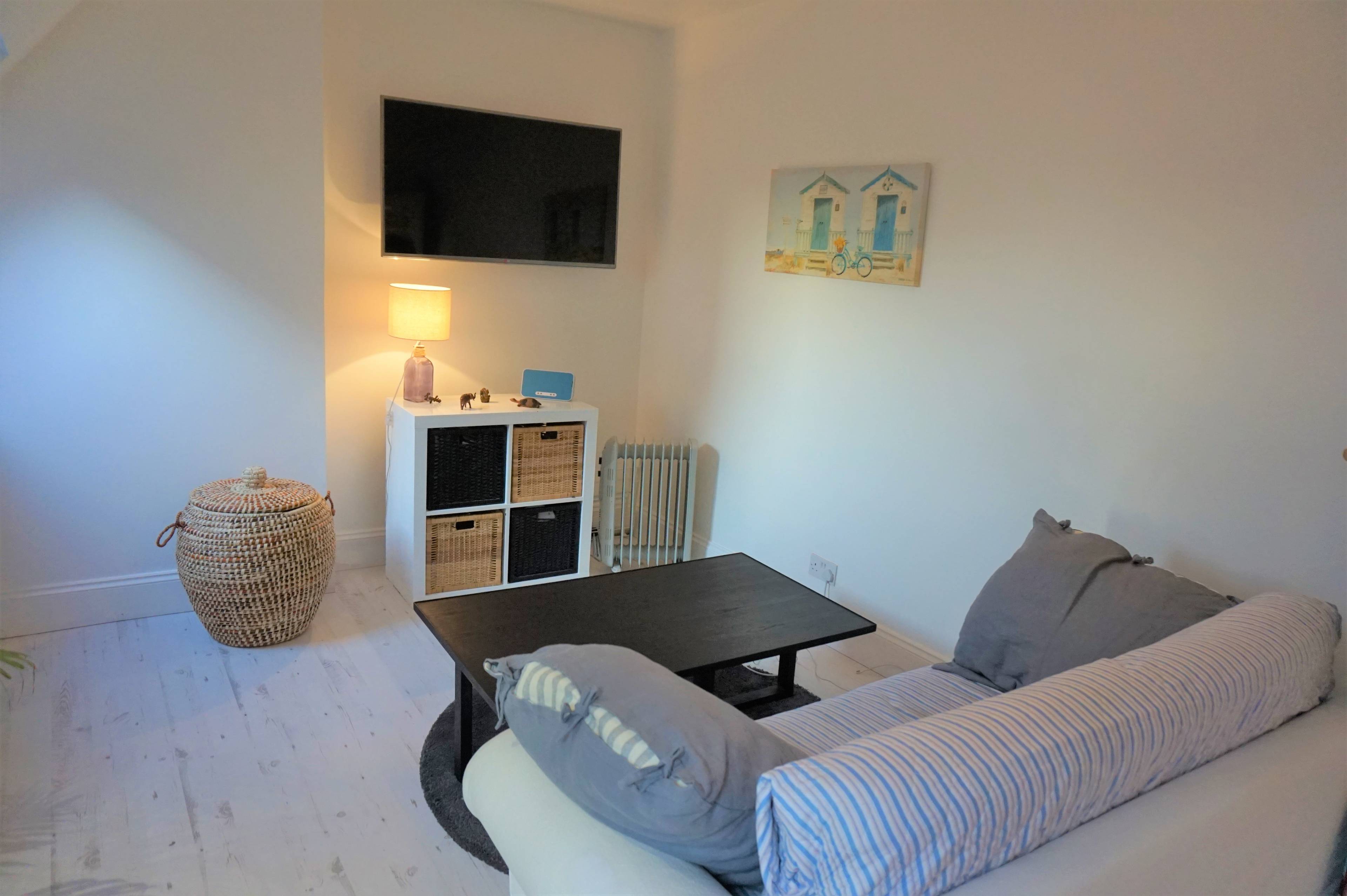 Lounge / Kitchen