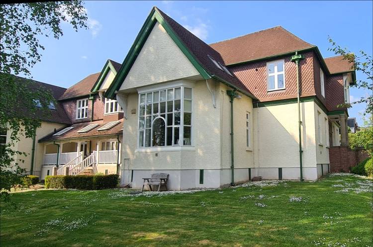 2 bedroom flat