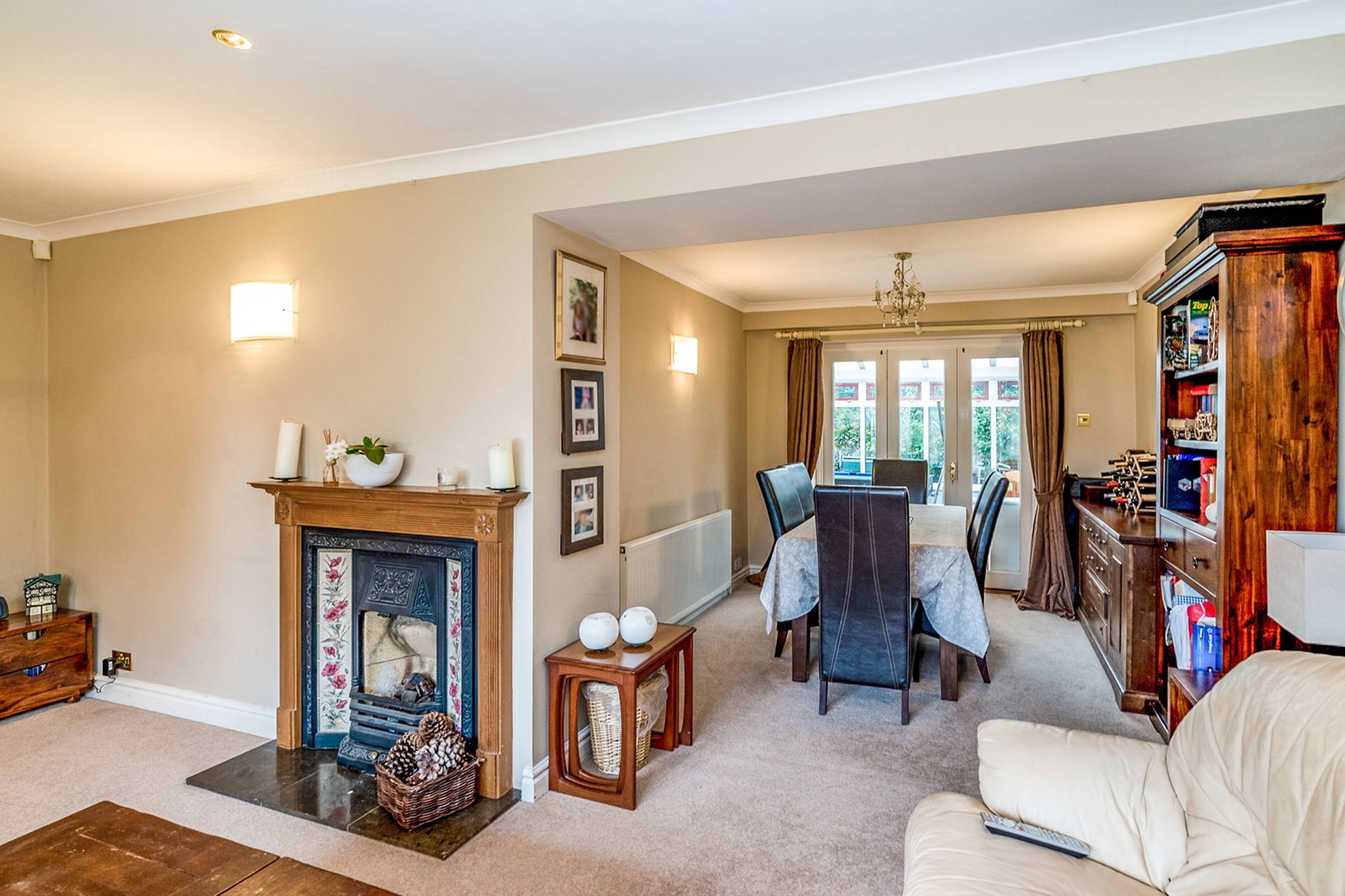 Lounge/Dining Room