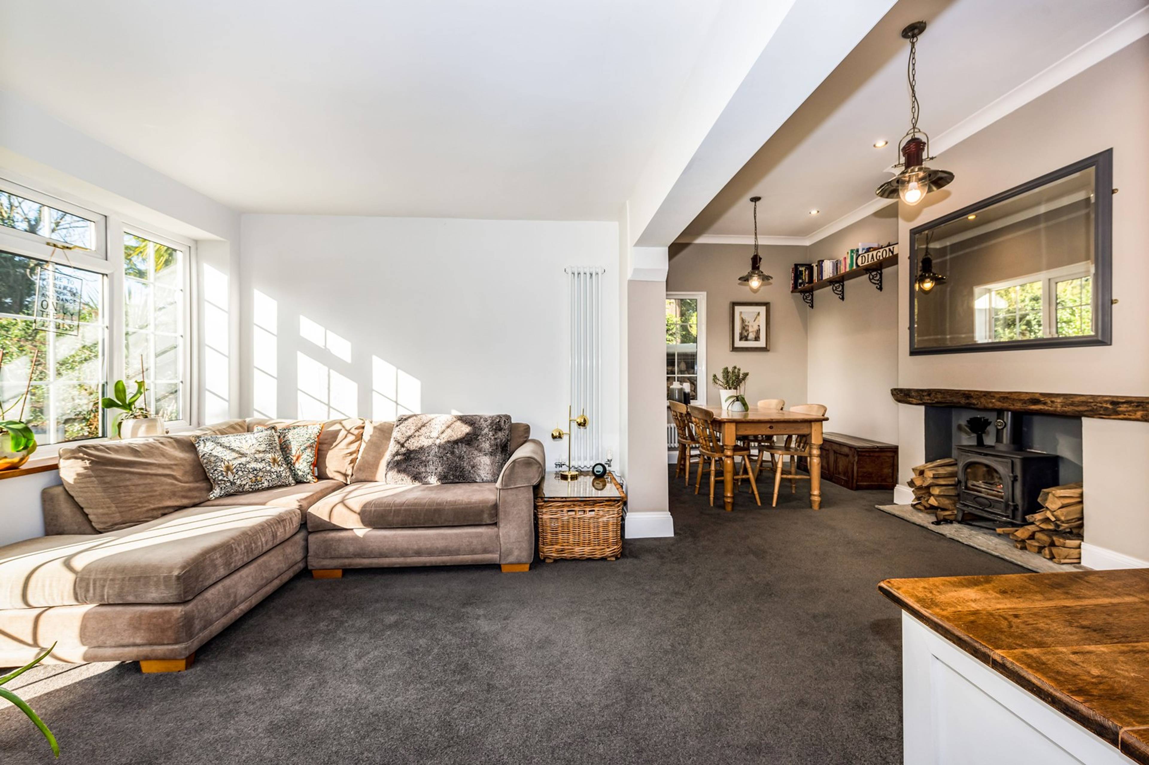 Lounge/Dining Room