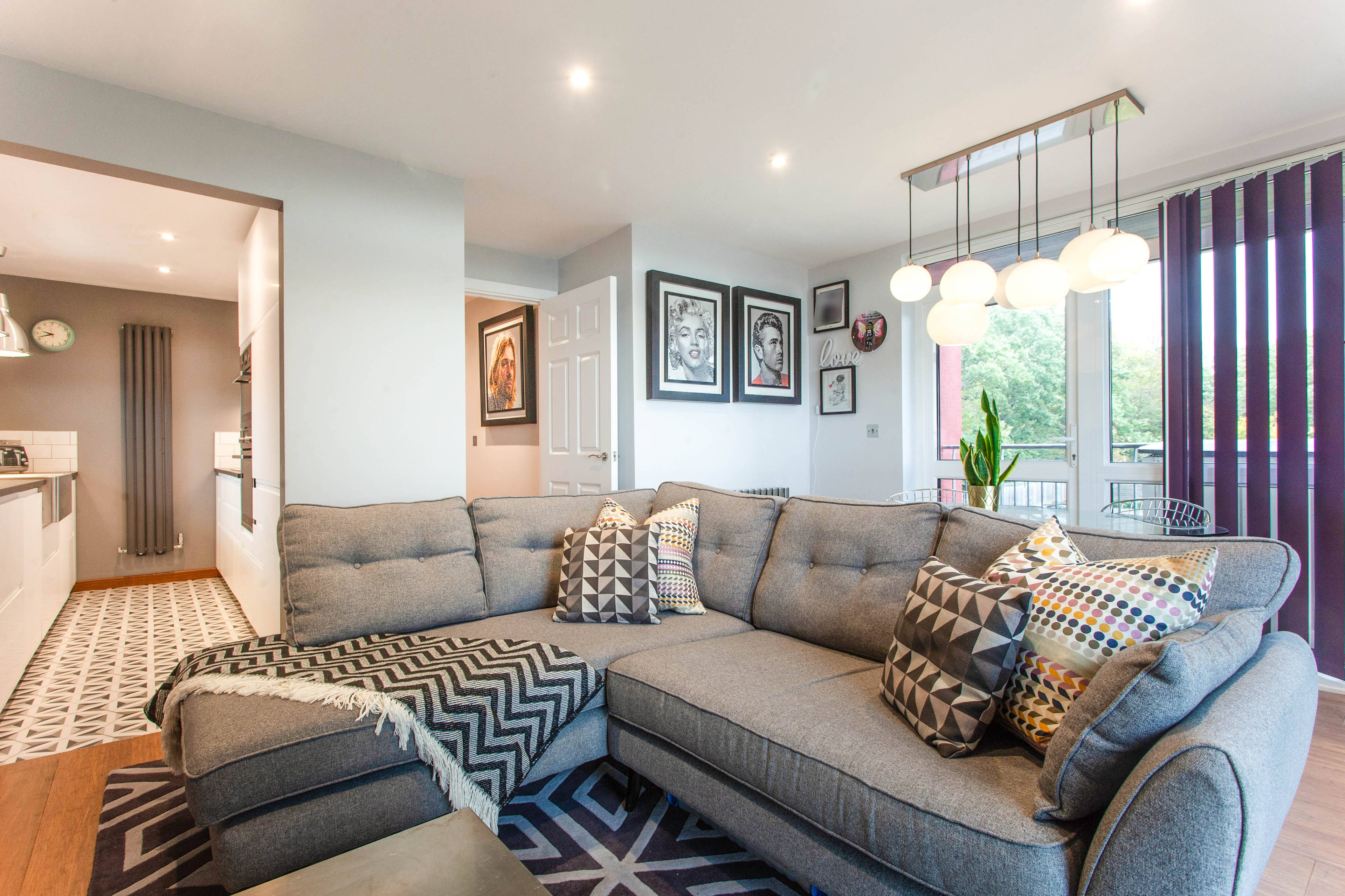 Lounge/Dining Room