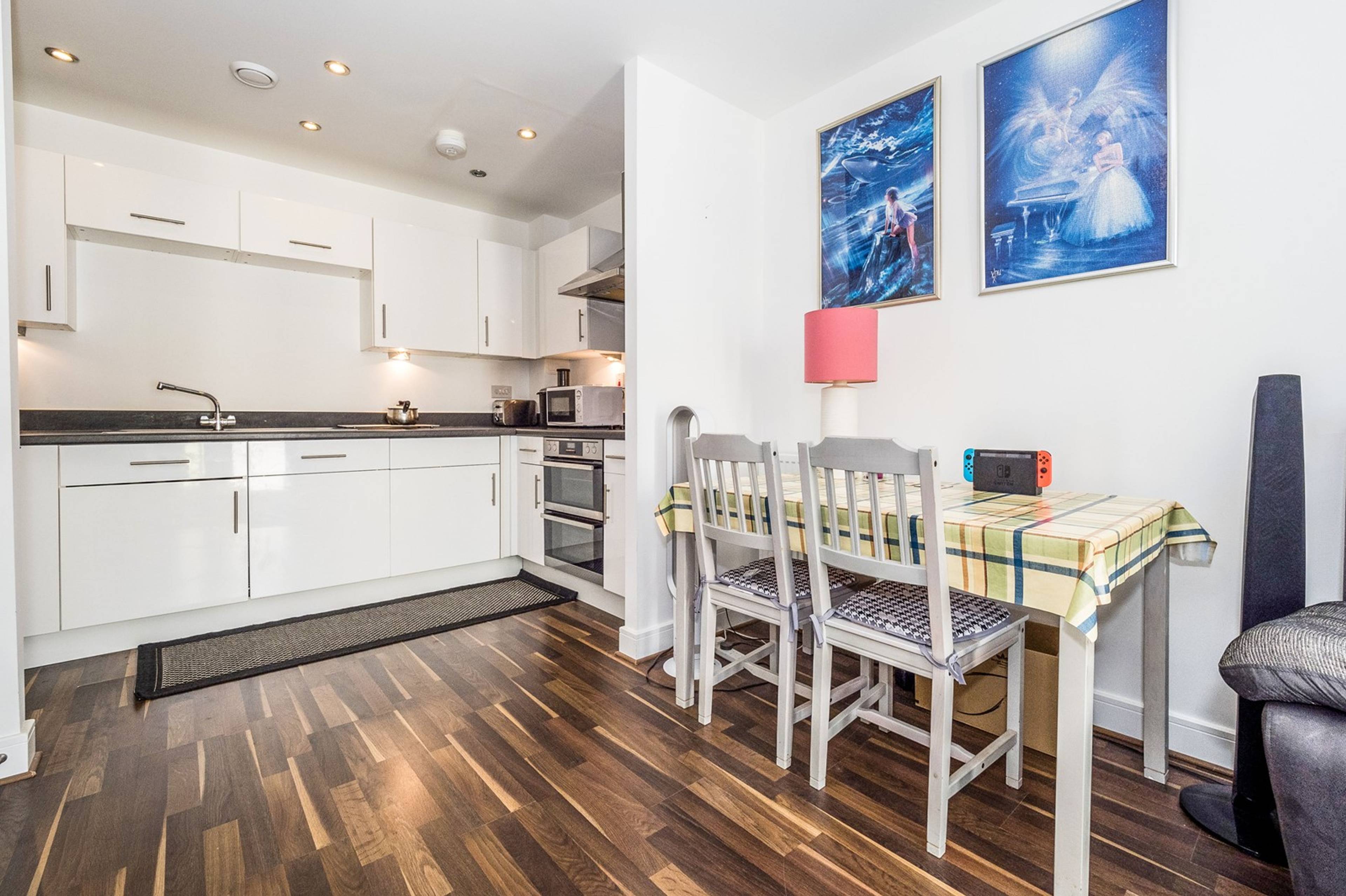 Lounge / Kitchen