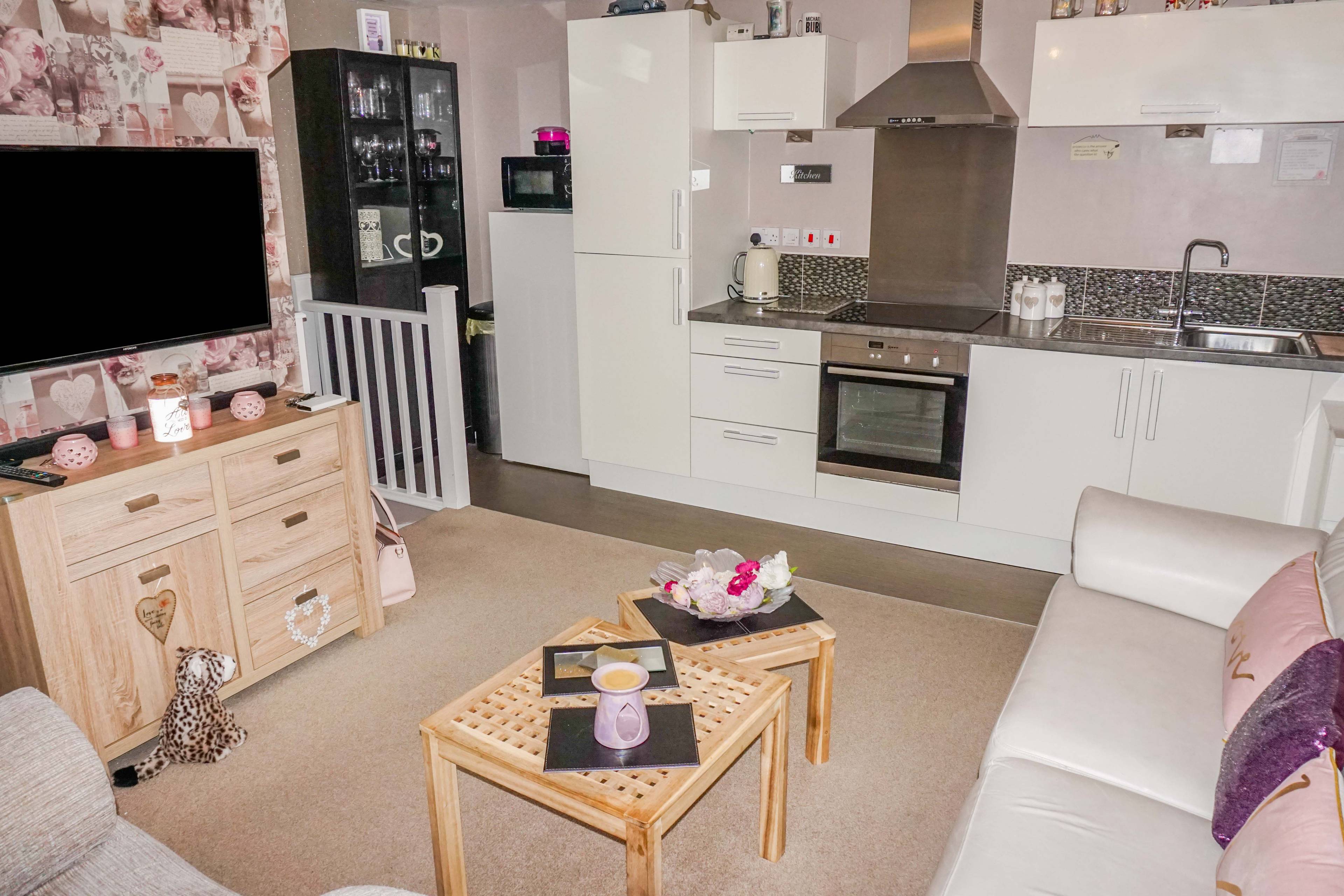 Lounge / Kitchen