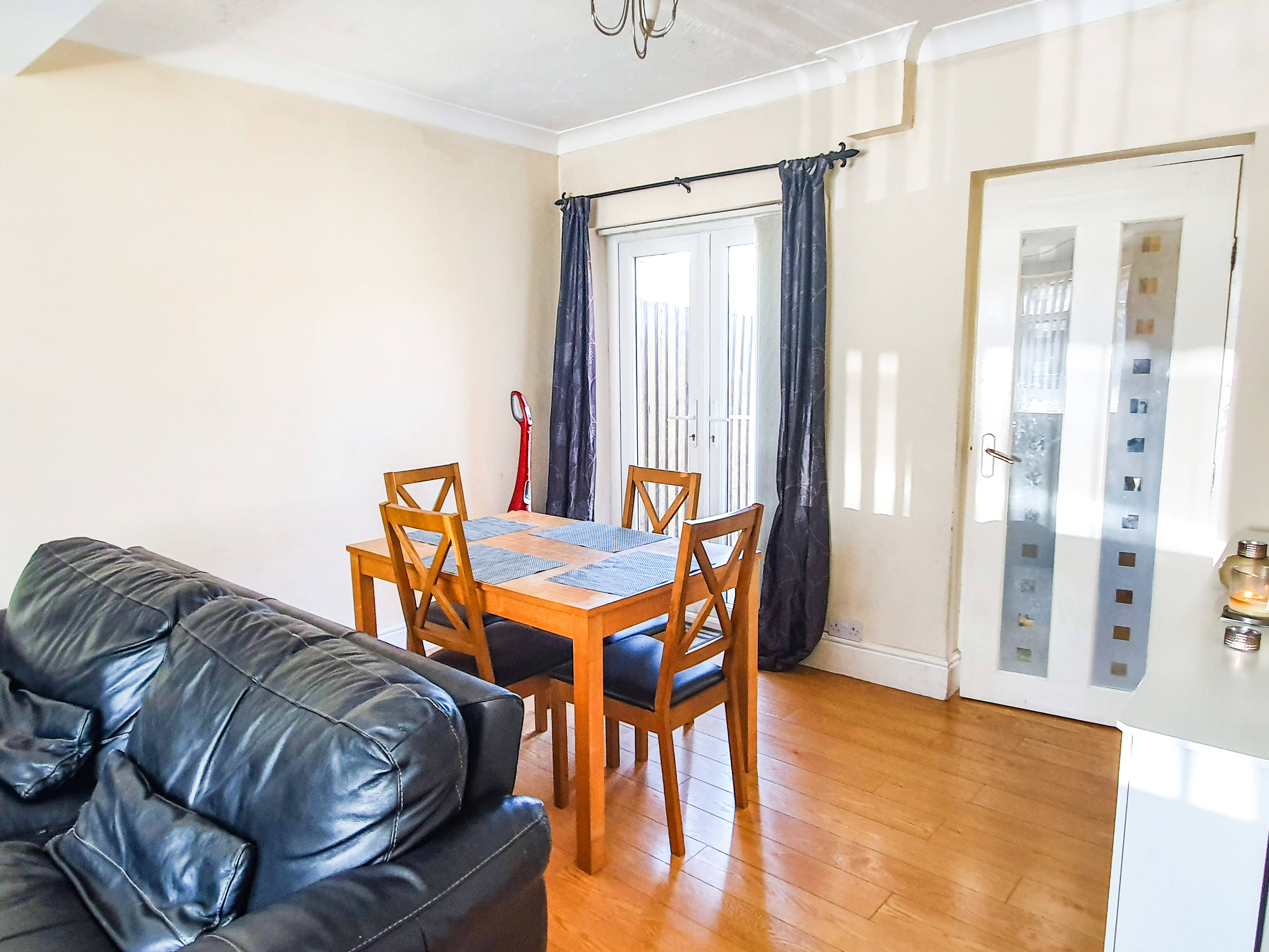 Lounge/Dining Room