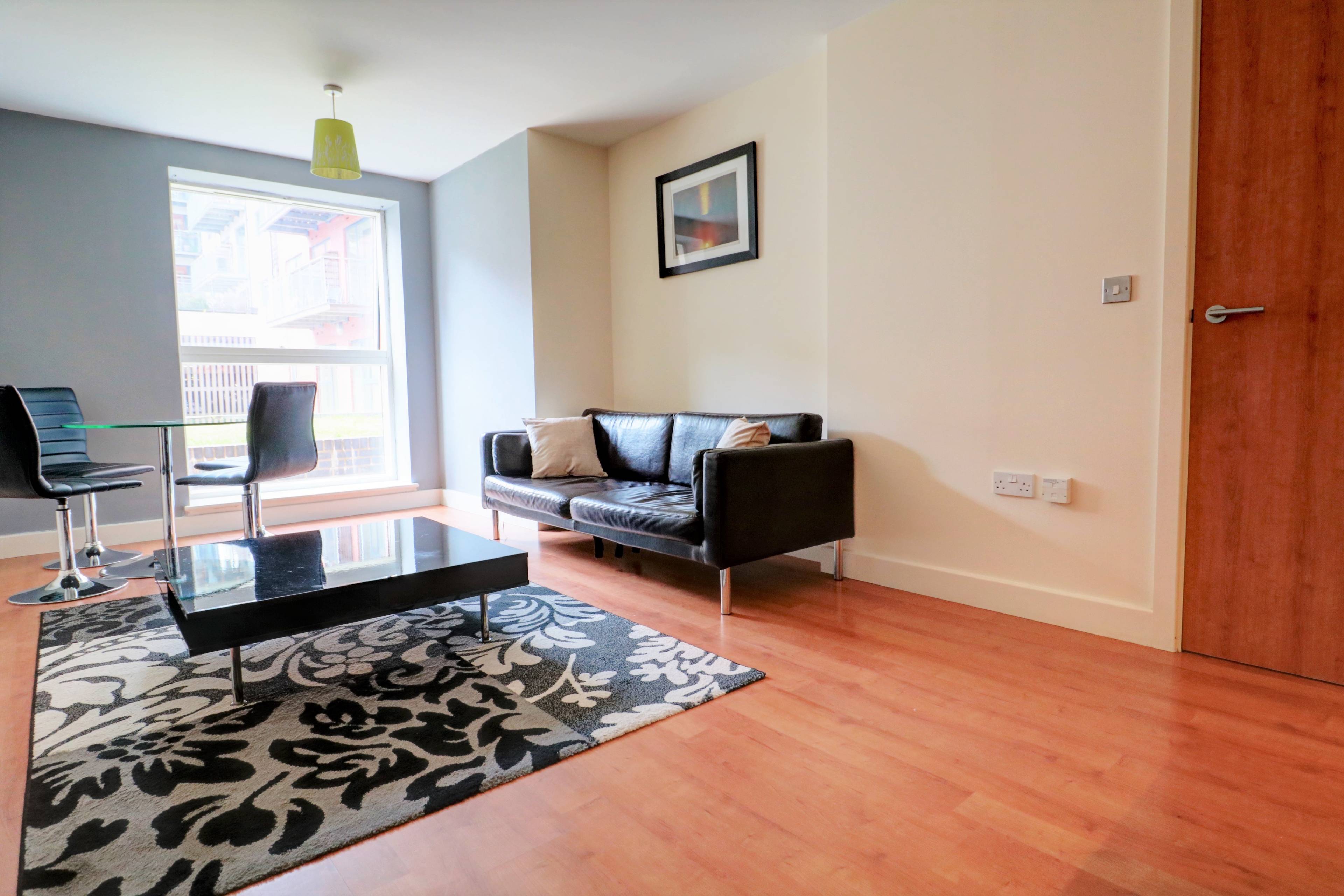 Lounge / Kitchen
