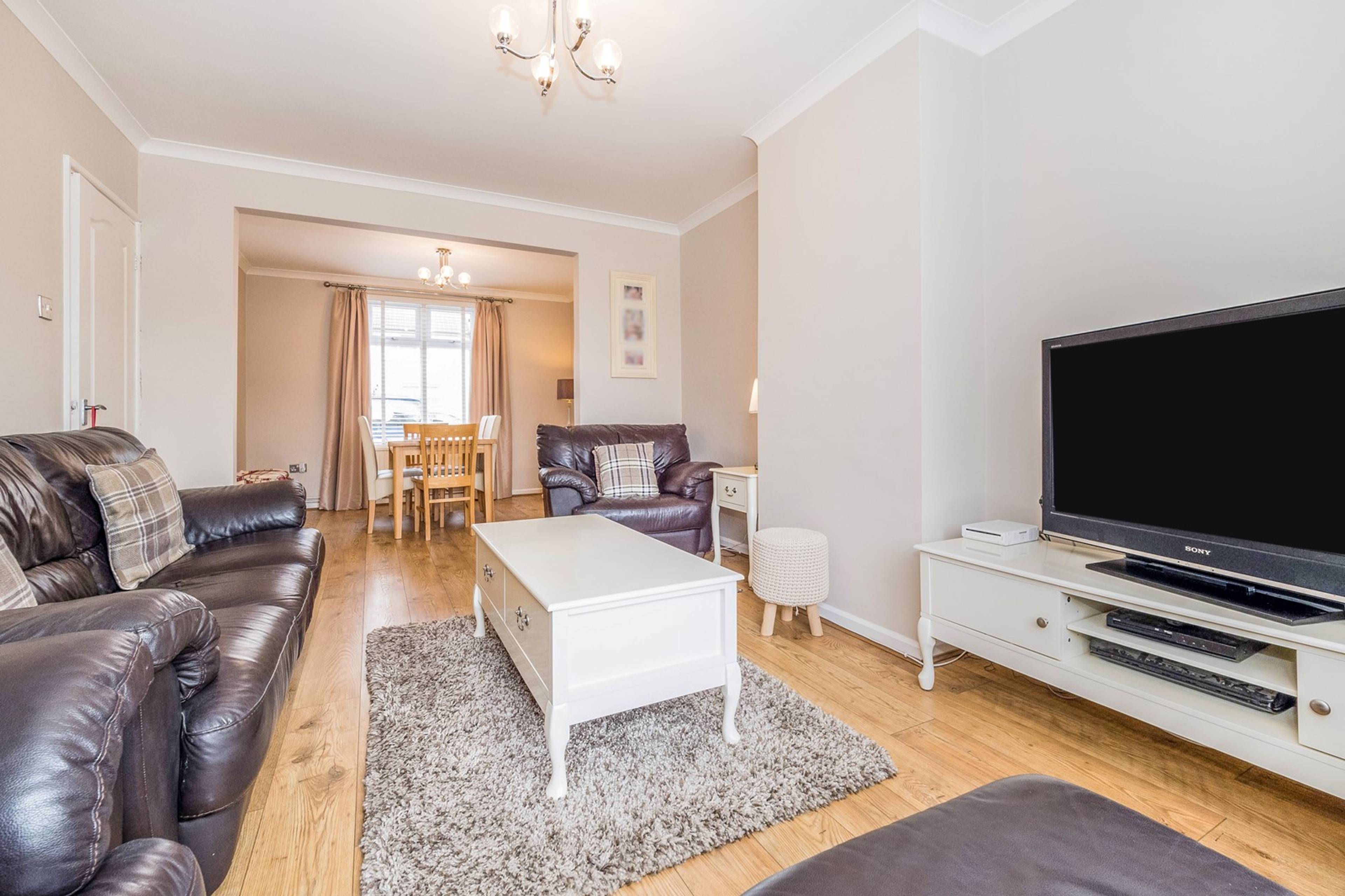 Lounge/Dining Room