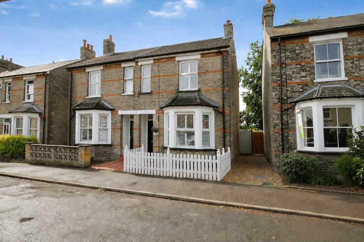 3 bedroom semi-detached house